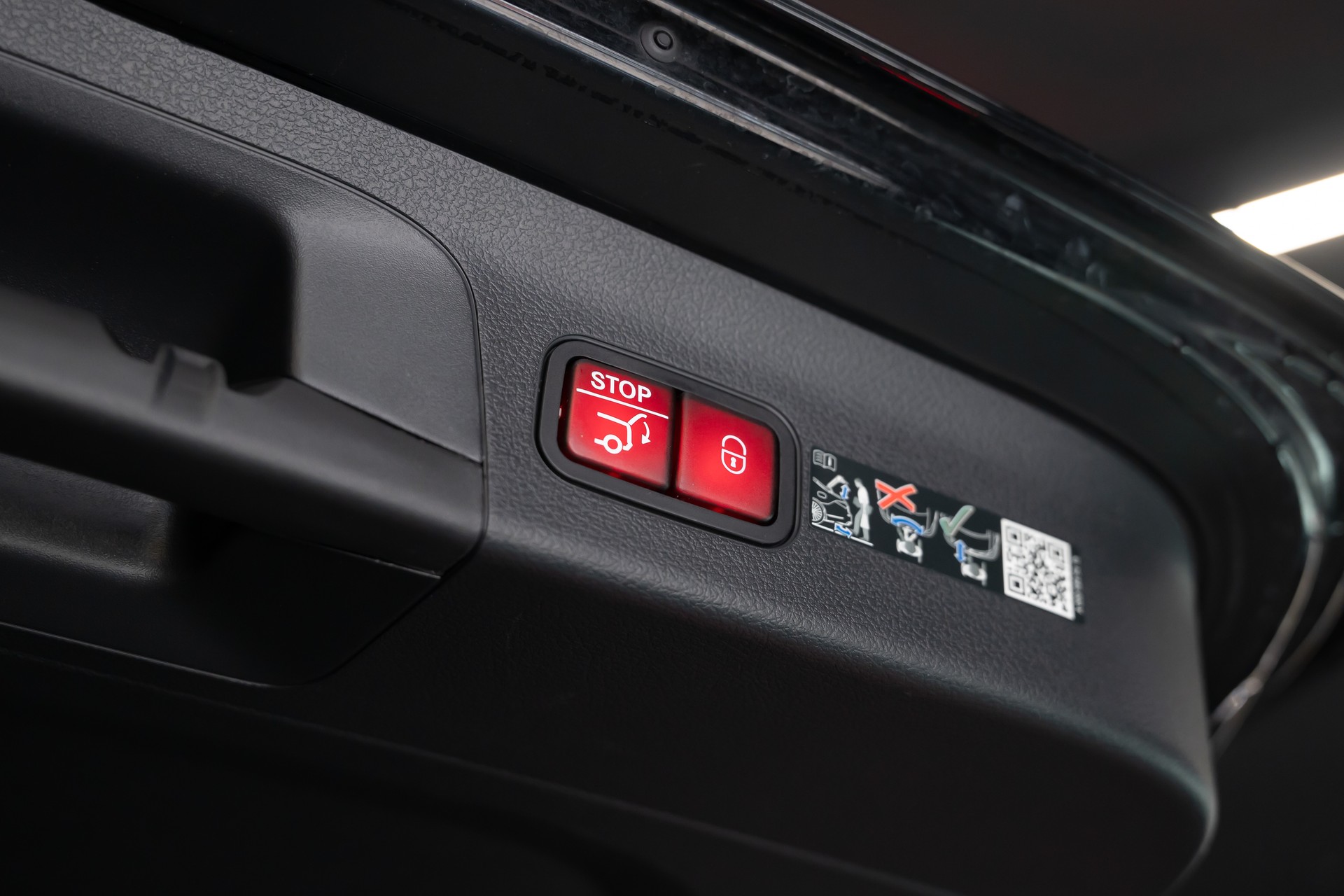 MERCEDES-BENZ GLS 63 AMG 4Matic + 9G-Tronic / Gratis Service-image-9