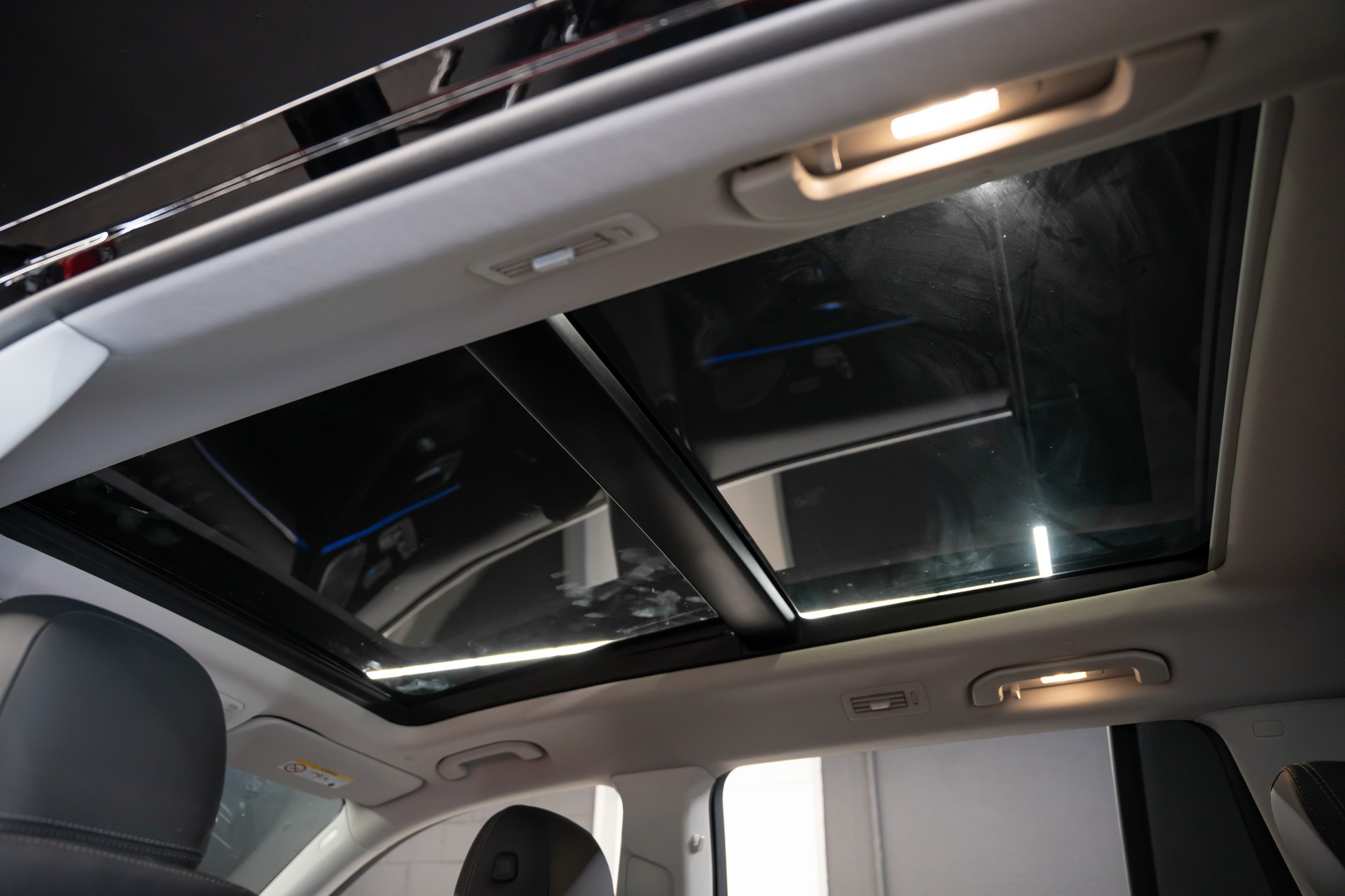 MERCEDES-BENZ GLS 63 AMG 4Matic + 9G-Tronic / Gratis Service-image-15