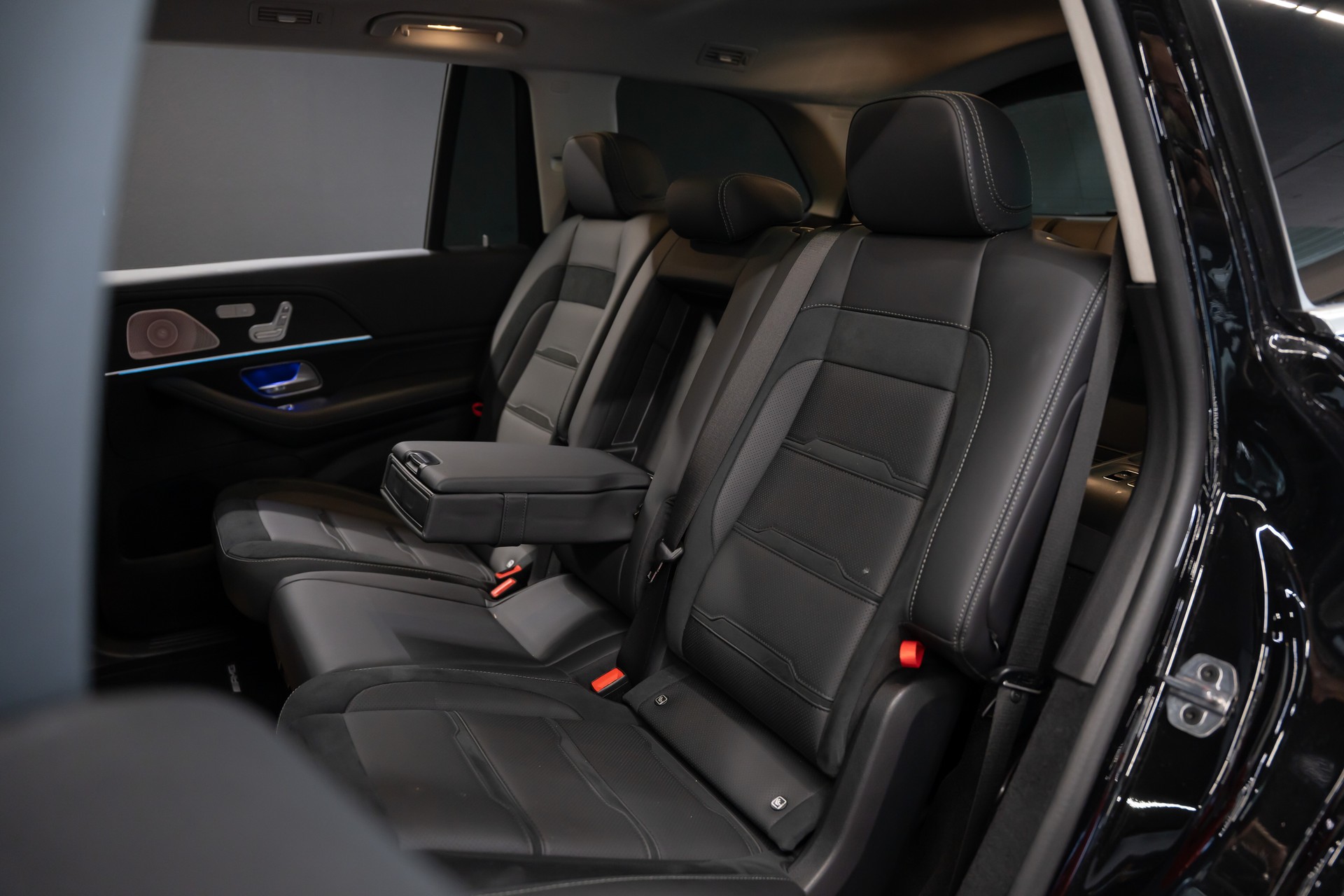 MERCEDES-BENZ GLS 63 AMG 4Matic + 9G-Tronic / Gratis Service-image-14