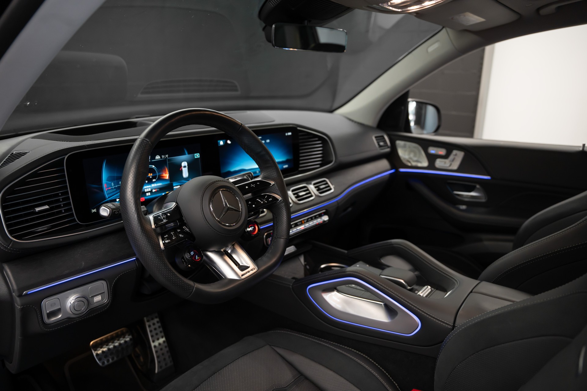 MERCEDES-BENZ GLS 63 AMG 4Matic + 9G-Tronic / Gratis Service-image-11