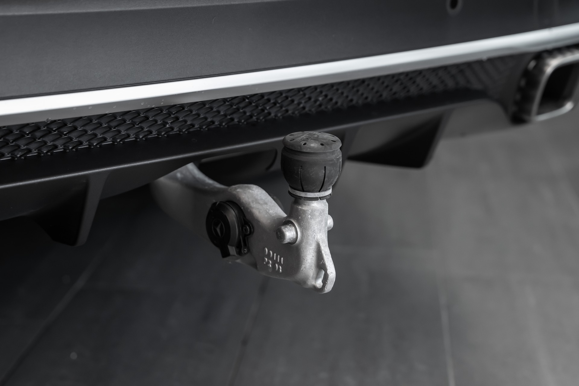 MERCEDES-BENZ GLS 63 AMG 4Matic + 9G-Tronic / Gratis Service-image-8