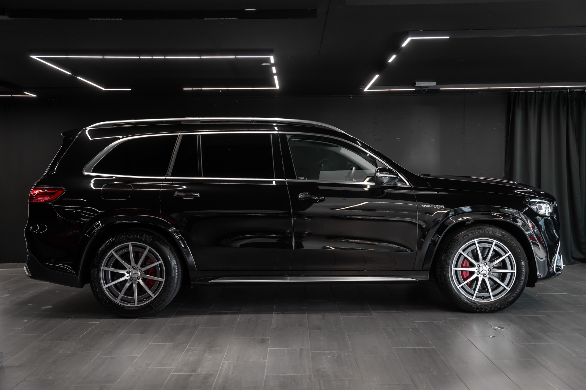 MERCEDES-BENZ GLS 63 AMG 4Matic + 9G-Tronic / Gratis Service-image-2
