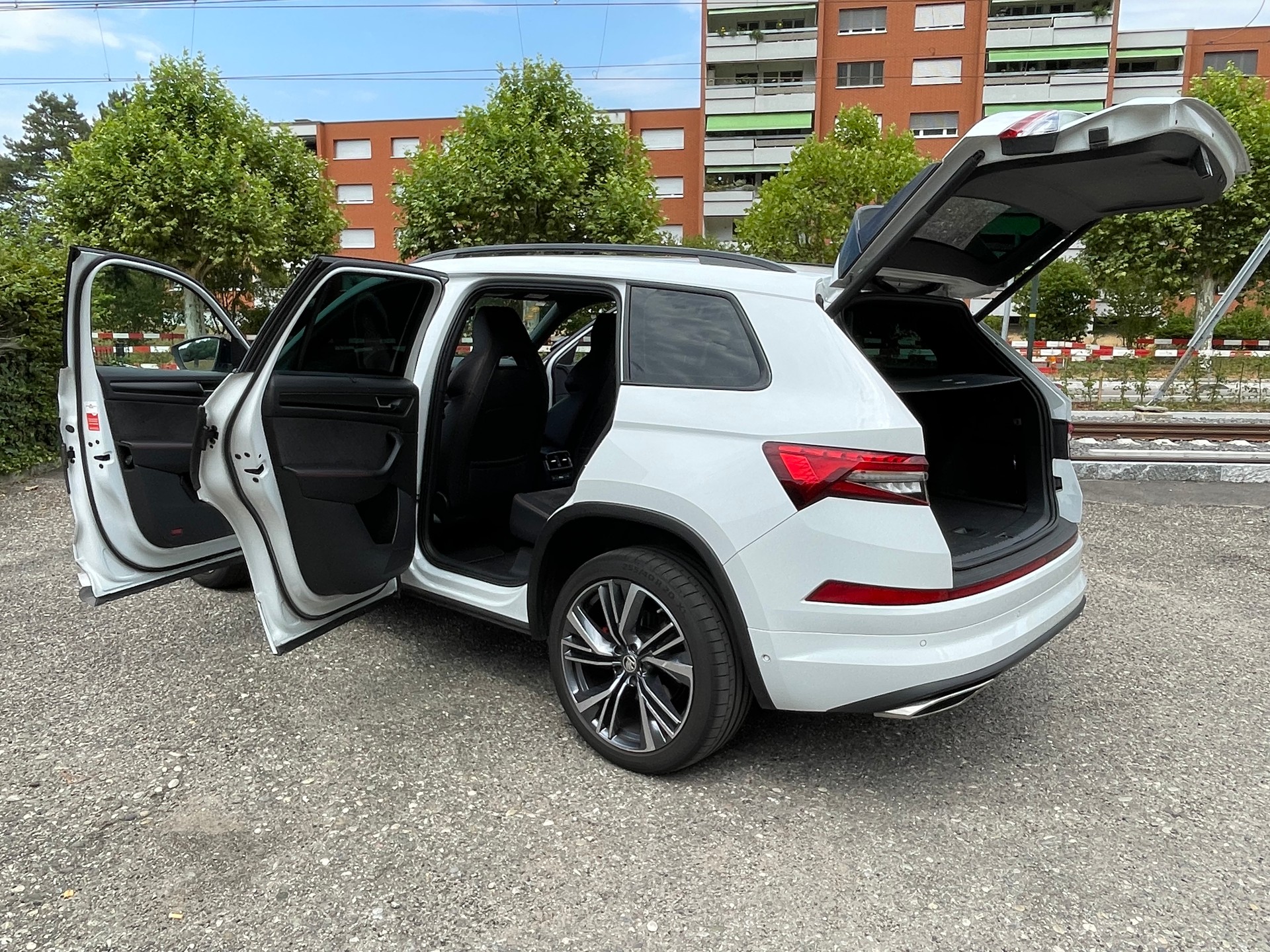 SKODA 2.0 TSI RS DSG-image-1
