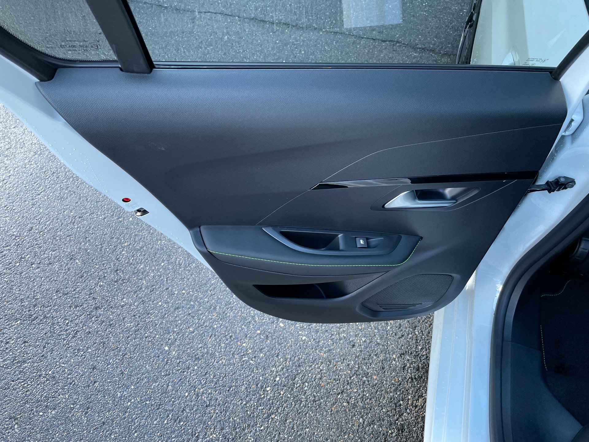 PEUGEOT 208 Elektrik GT Pack 3 Phasen Vollausstattung-image-10