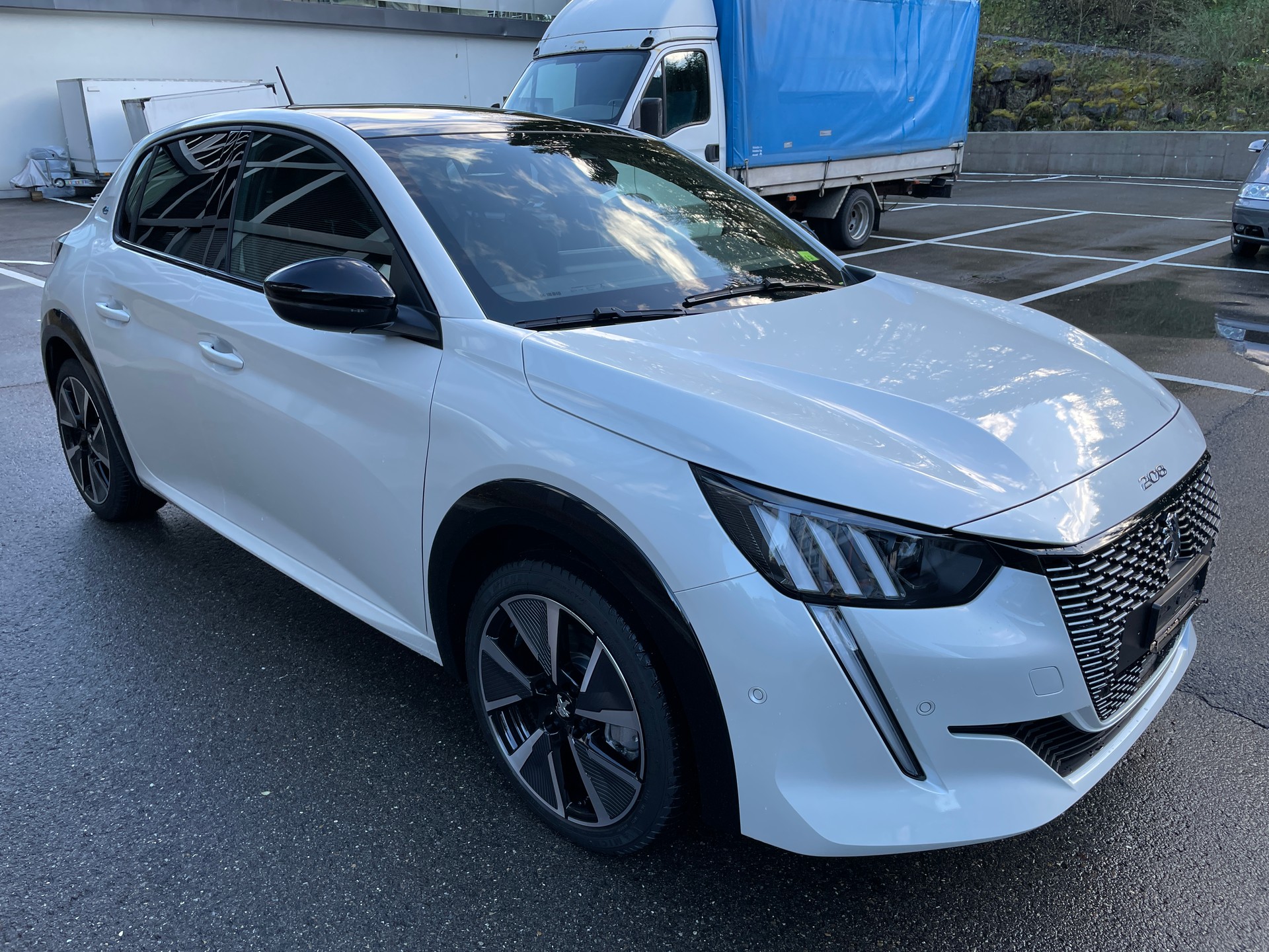 PEUGEOT 208 Elektrik GT Pack 3 Phasen Vollausstattung-image-3