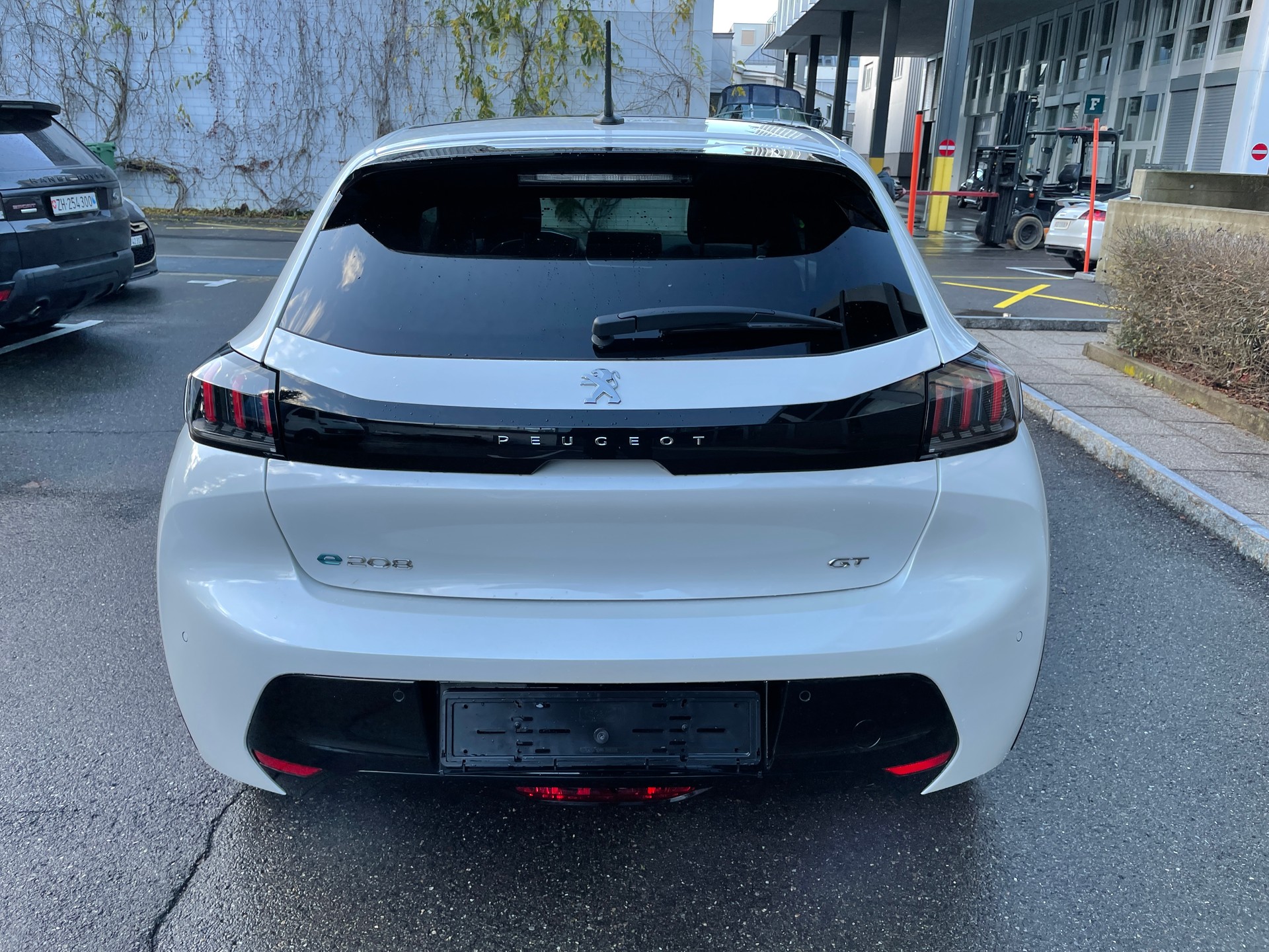 PEUGEOT 208 Elektrik GT Pack 3 Phasen Vollausstattung-image-6