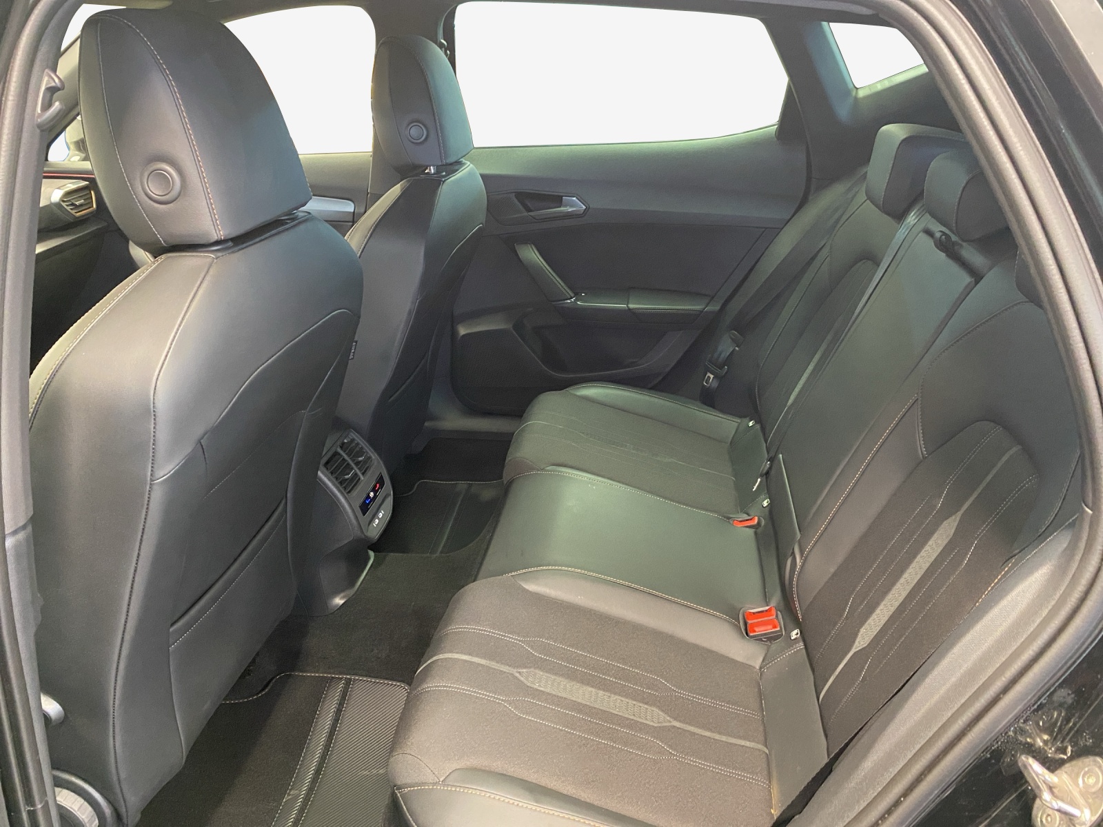 CUPRA Formentor 1.5 TSI DSG-image-11