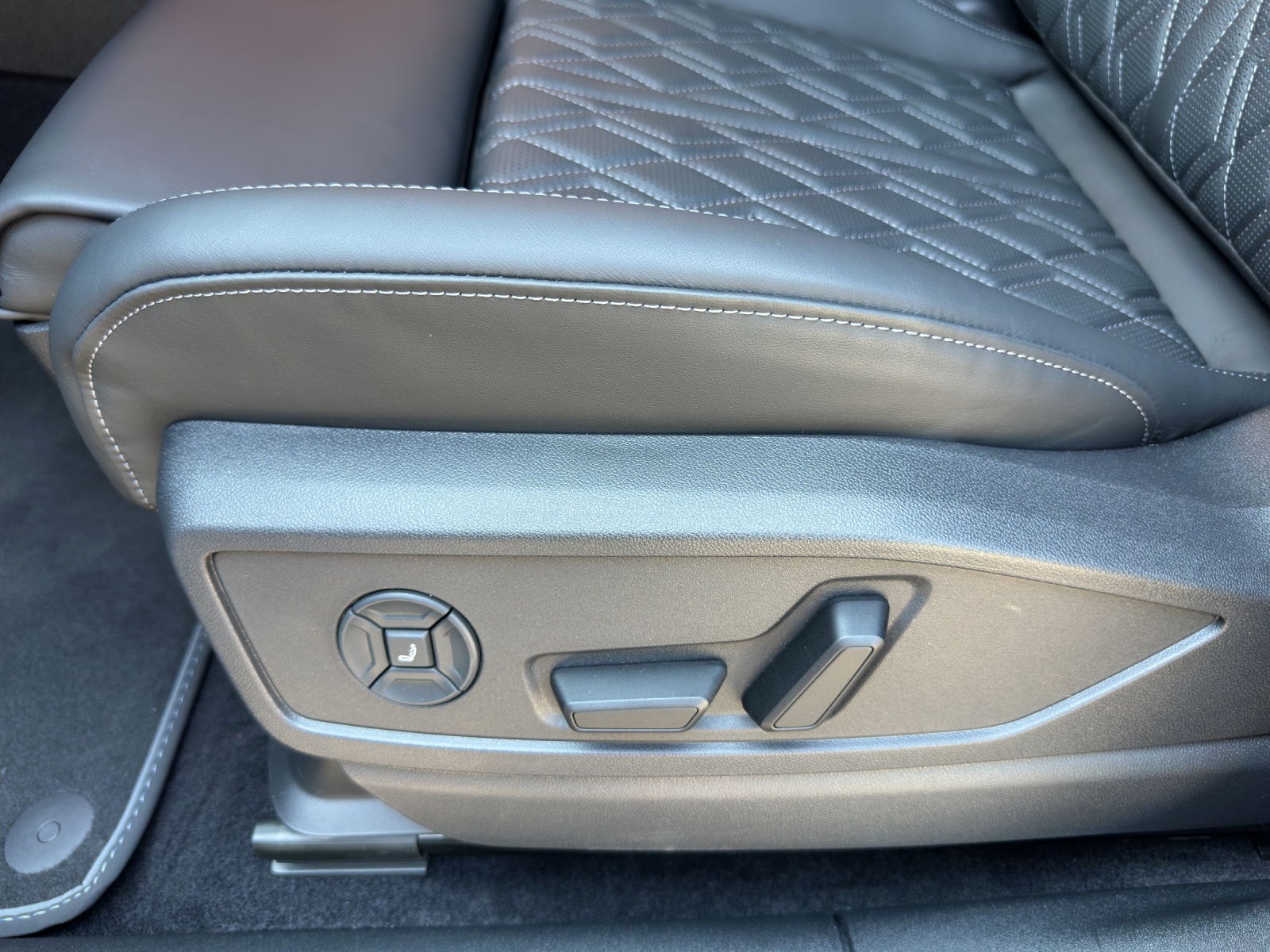 AUDI SQ5 Sportback TFSI quattro S-tronic-image-12