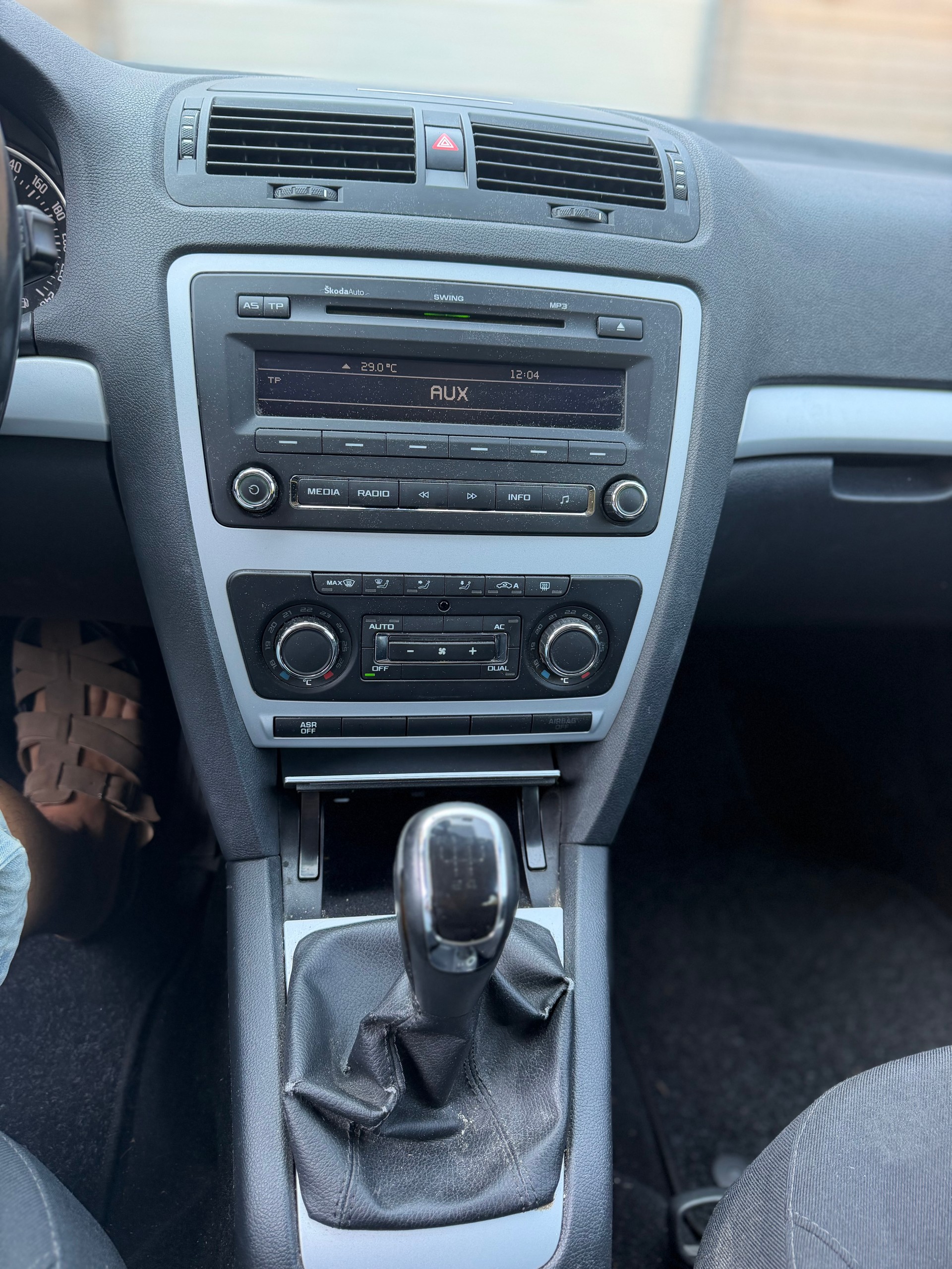 SKODA Octavia Combi 1.6 TDI Greenline-image-5