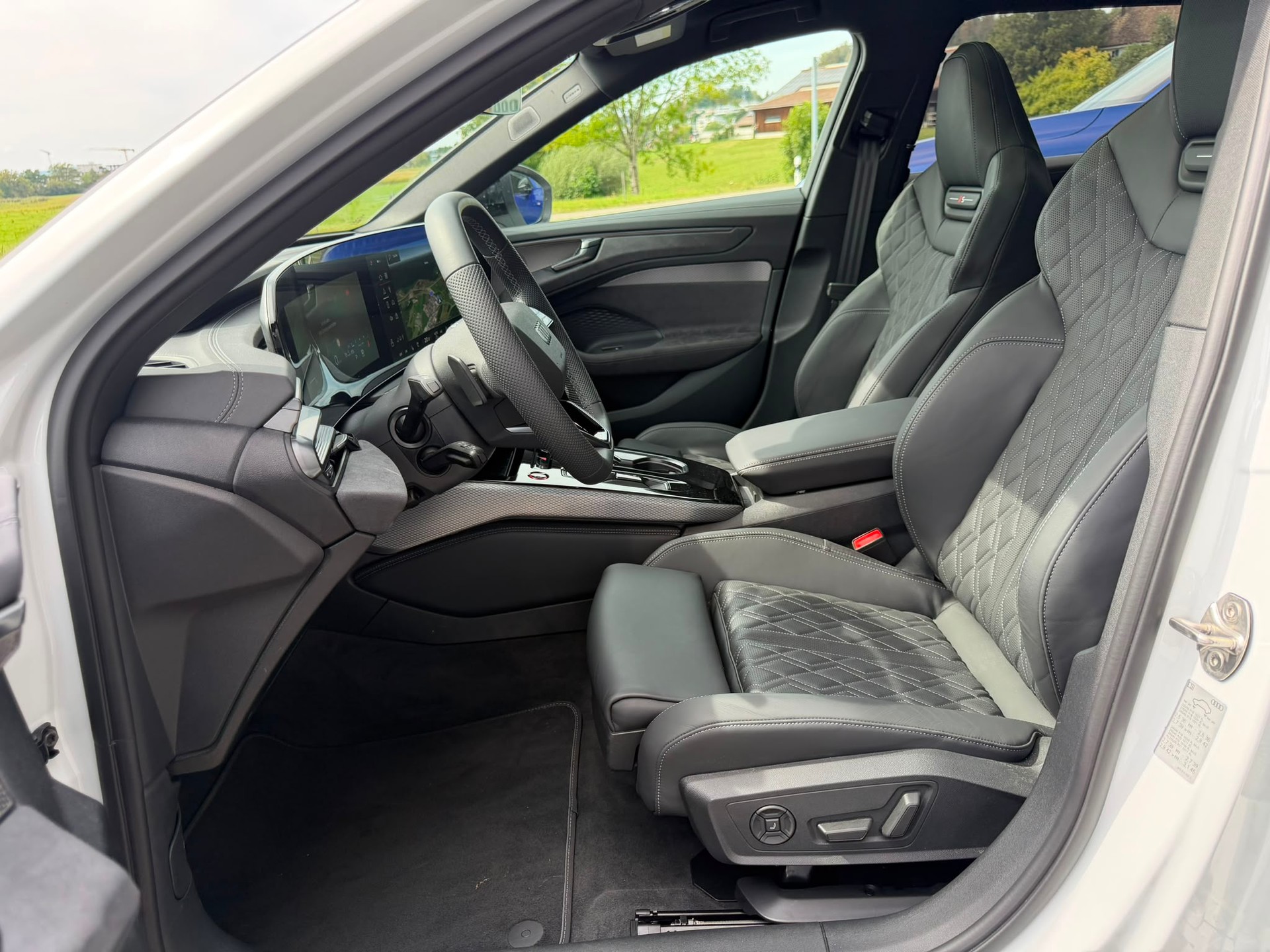 AUDI A6 Avant TFSI quattro 270 kW S tronic-image-8