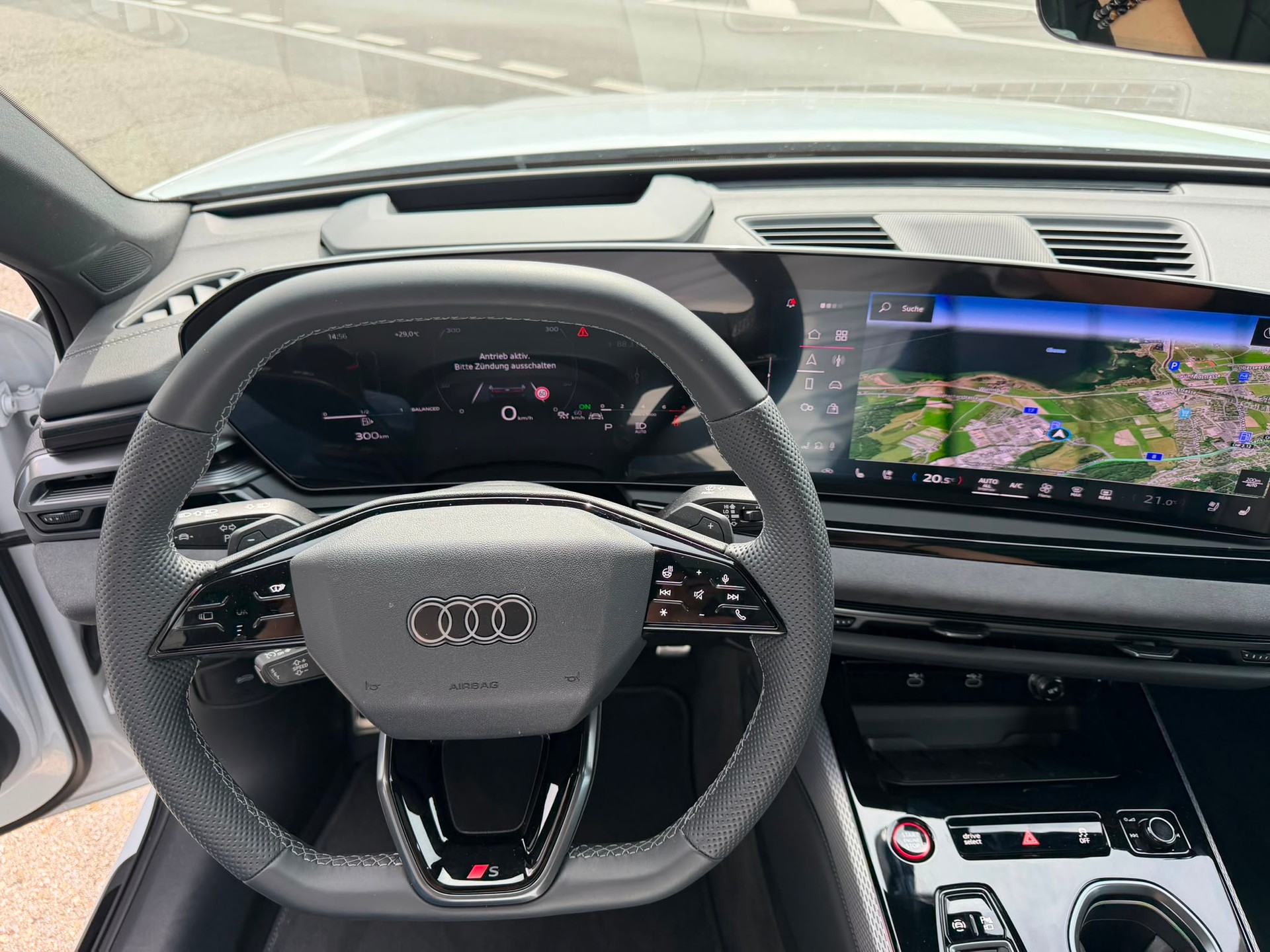 AUDI A6 Avant TFSI quattro 270 kW S tronic-image-14