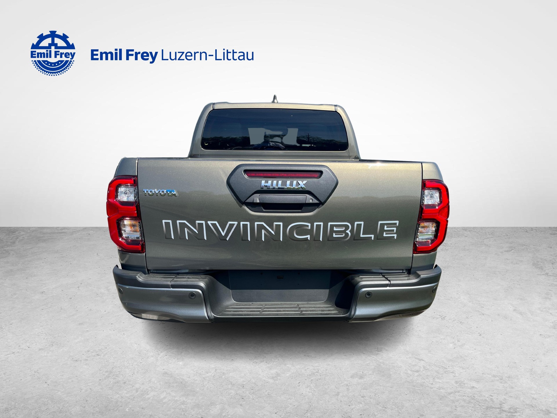 TOYOTA Hilux Double Cab.-Pick-up 2.8 D-4D 204 Invincible MHEV-image-3