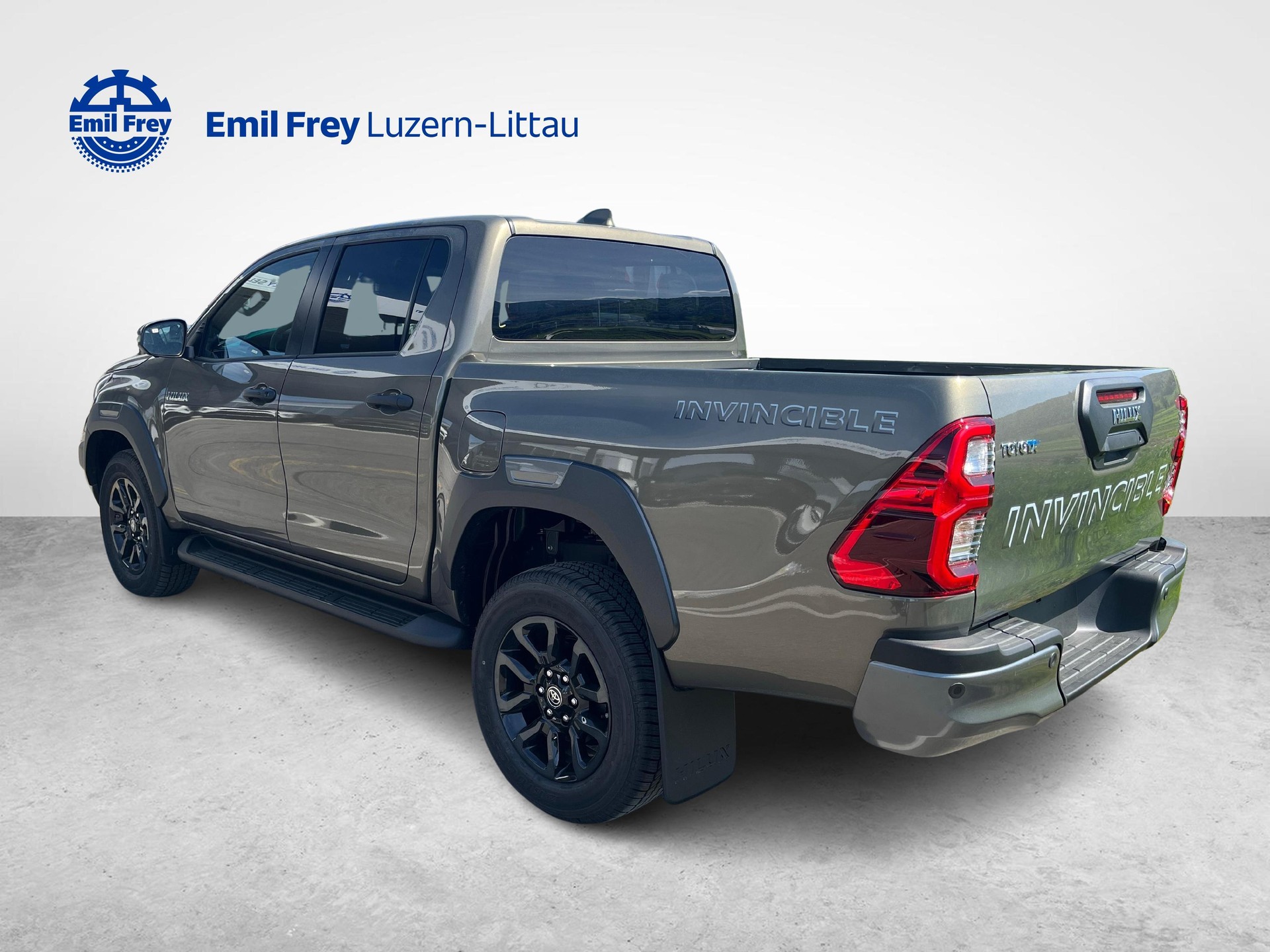 TOYOTA Hilux Double Cab.-Pick-up 2.8 D-4D 204 Invincible MHEV-image-2