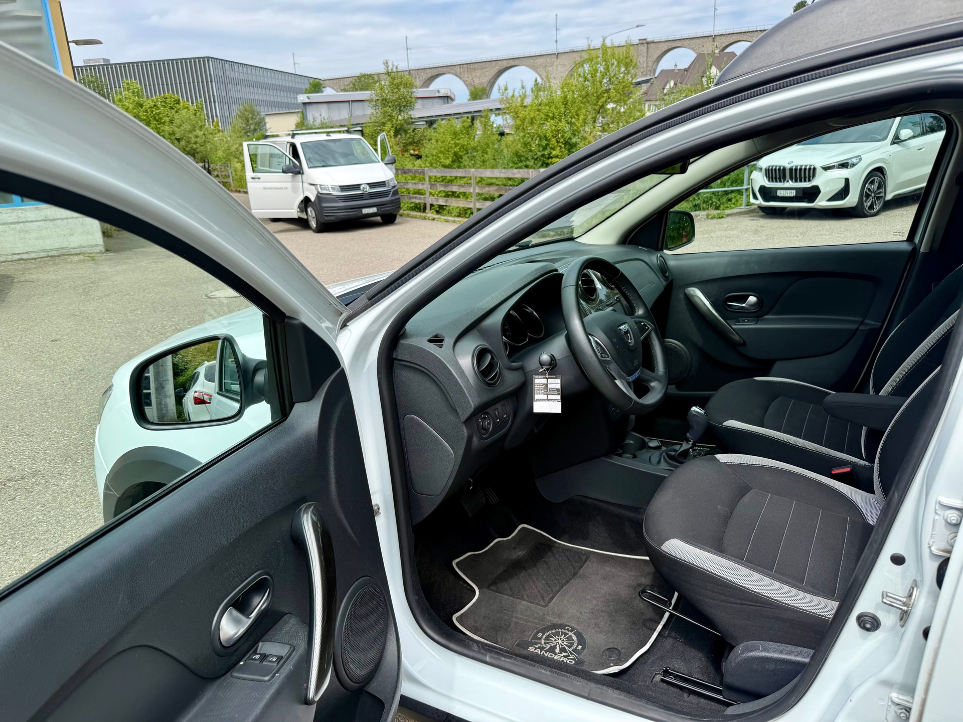 DACIA Sandero Tce 90 Stepway Lauréate Automatic-image-8