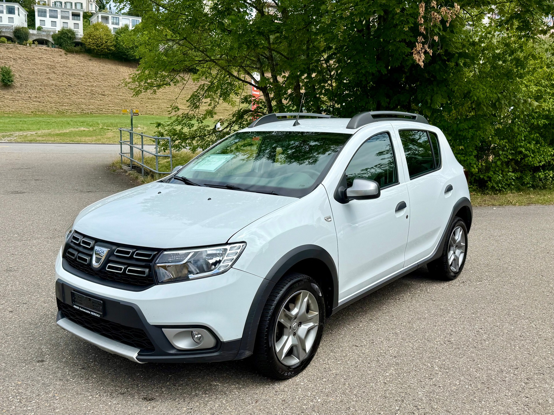 DACIA Sandero Tce 90 Stepway Lauréate Automatic-image-13