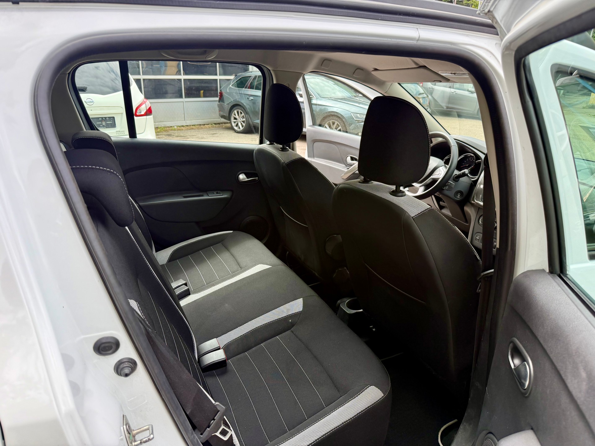 DACIA Sandero Tce 90 Stepway Lauréate Automatic-image-15