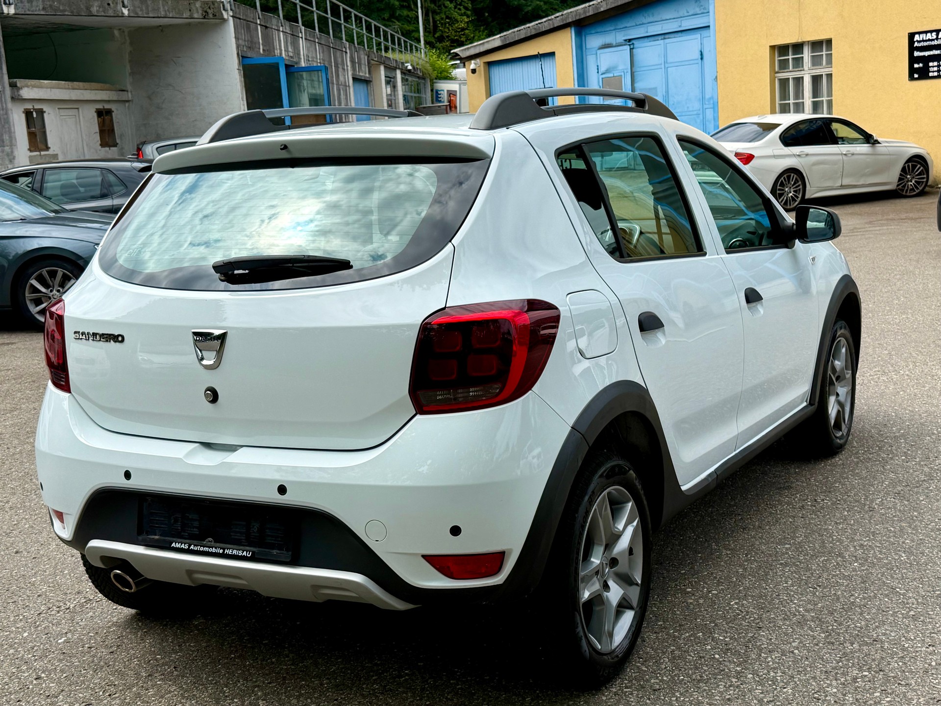 DACIA Sandero Tce 90 Stepway Lauréate Automatic-image-11