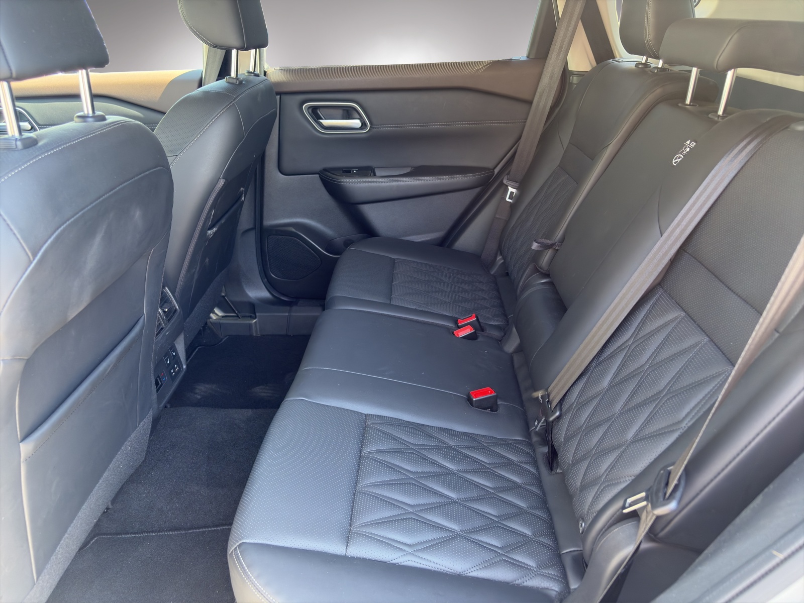 NISSAN X-Trail 1.5 VC-T Tekna+ e-4orce-image-6
