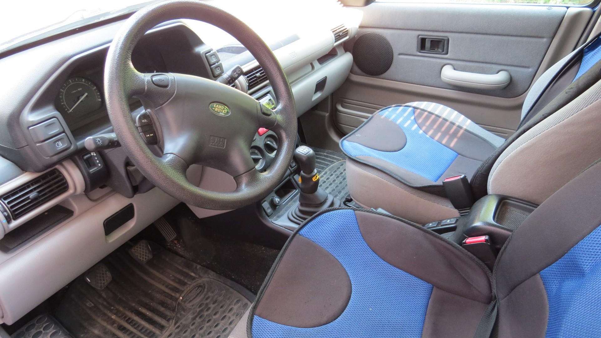 LAND ROVER 2.0 Td4 S Wagon-image-0
