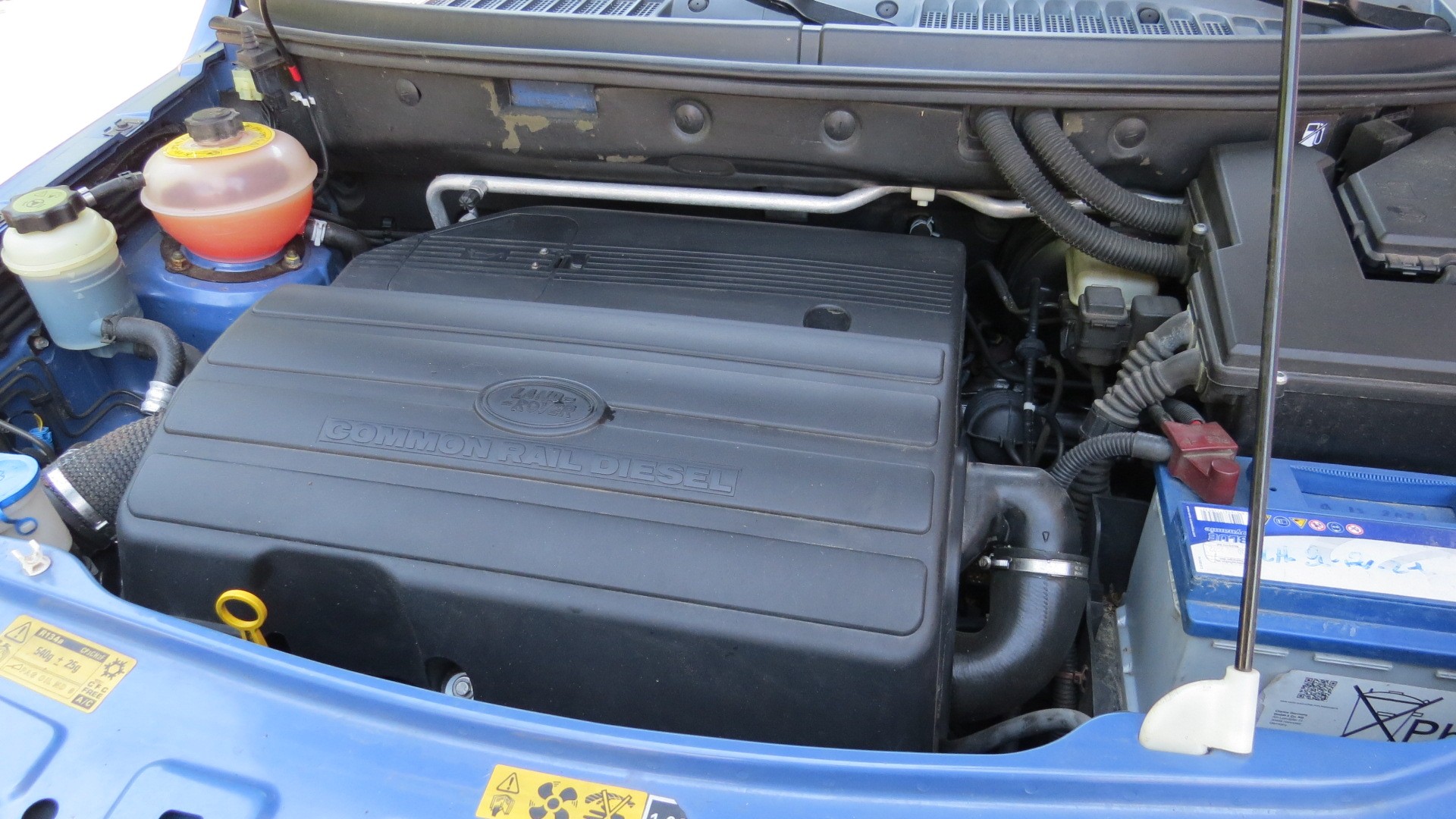 LAND ROVER 2.0 Td4 S Wagon-image-1