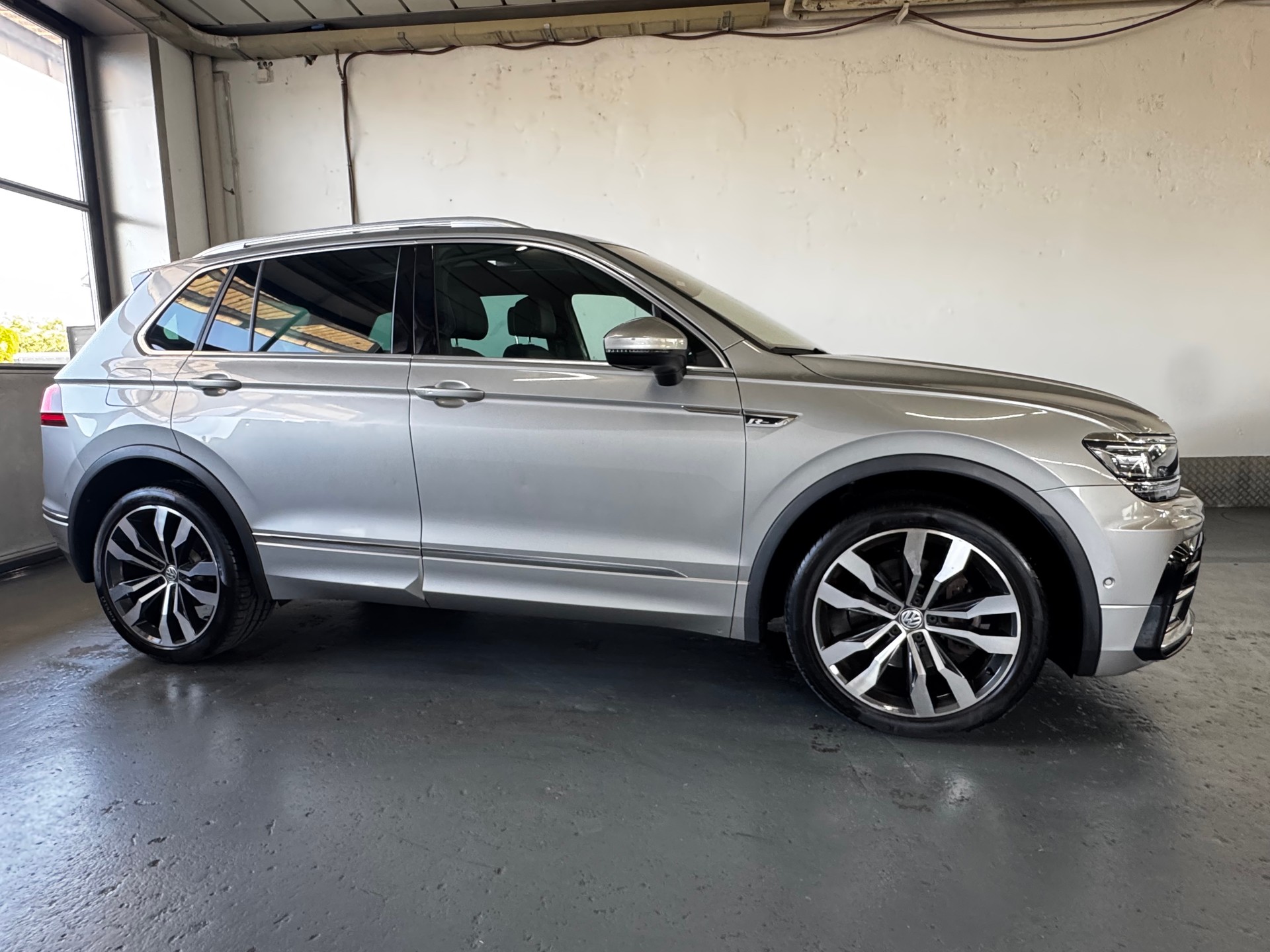 VW Tiguan 2.0TSI R-Line 4Motion DSG-image-7