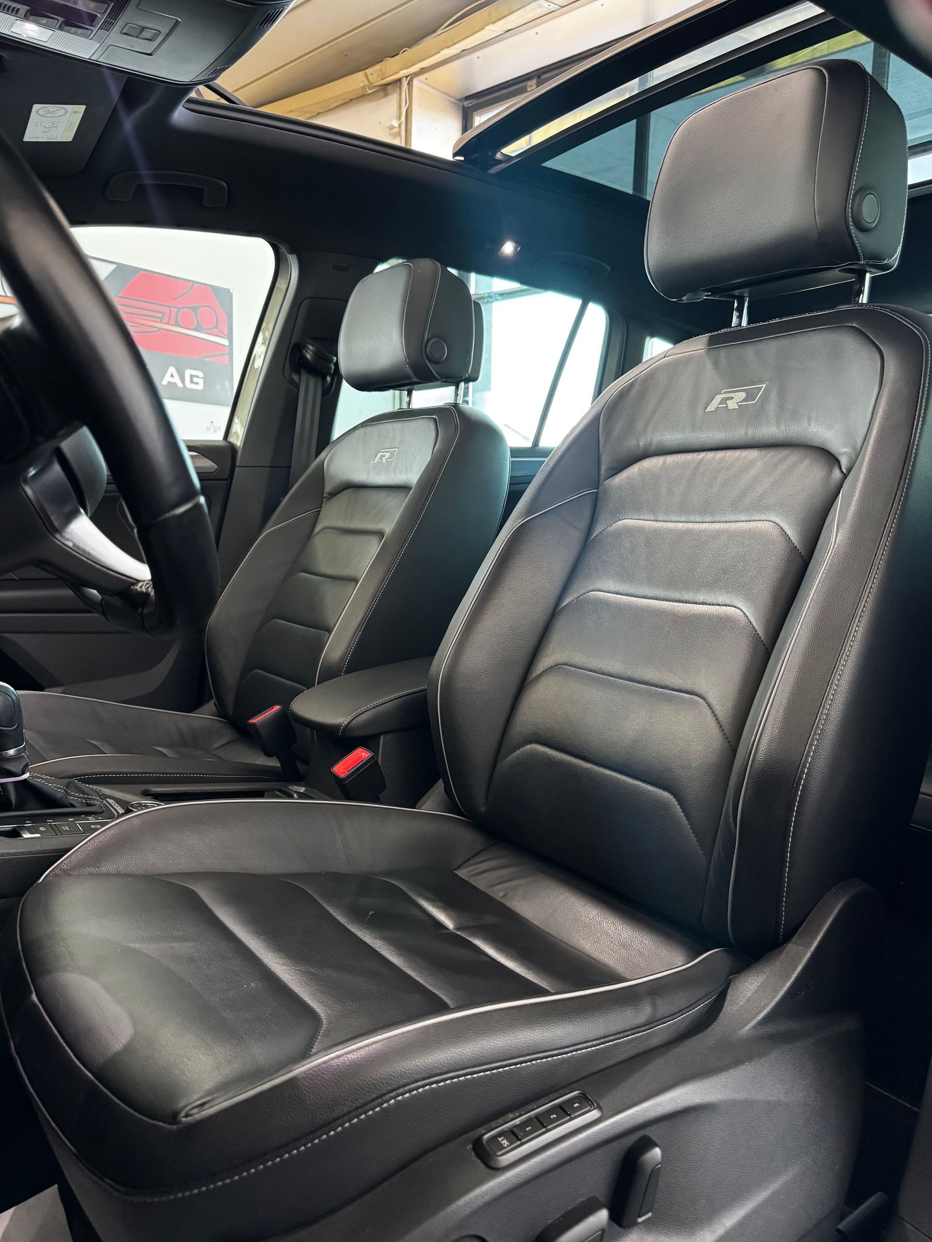 VW Tiguan 2.0TSI R-Line 4Motion DSG-image-14