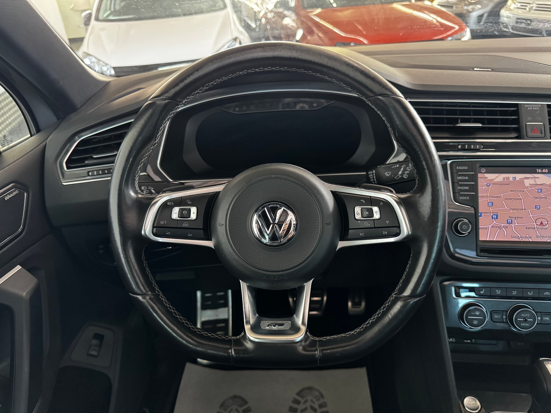 VW Tiguan 2.0TSI R-Line 4Motion DSG-image-17