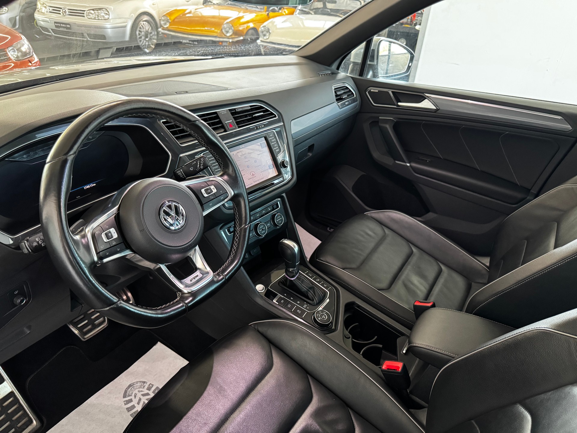VW Tiguan 2.0TSI R-Line 4Motion DSG-image-13