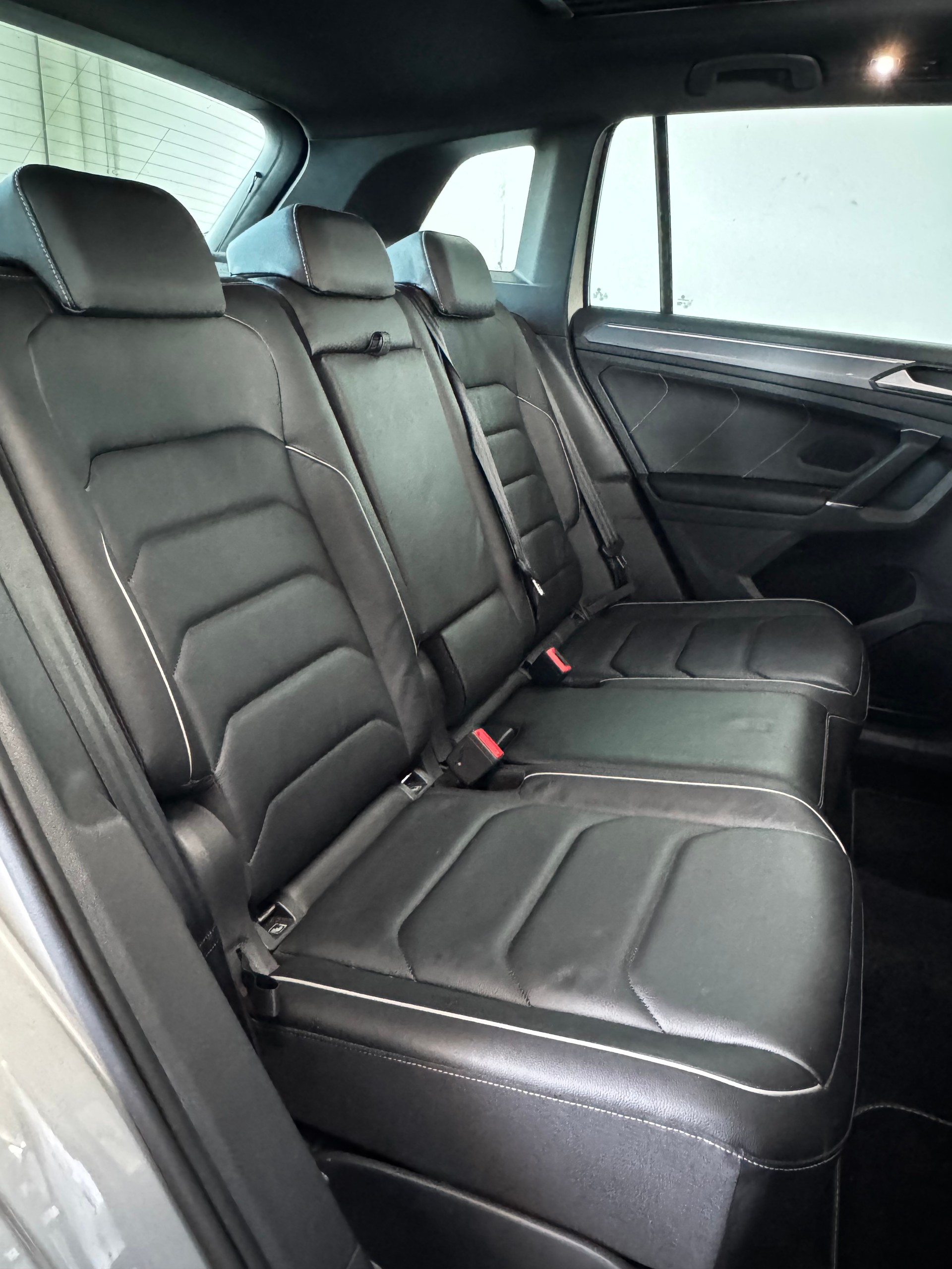 VW Tiguan 2.0TSI R-Line 4Motion DSG-image-24