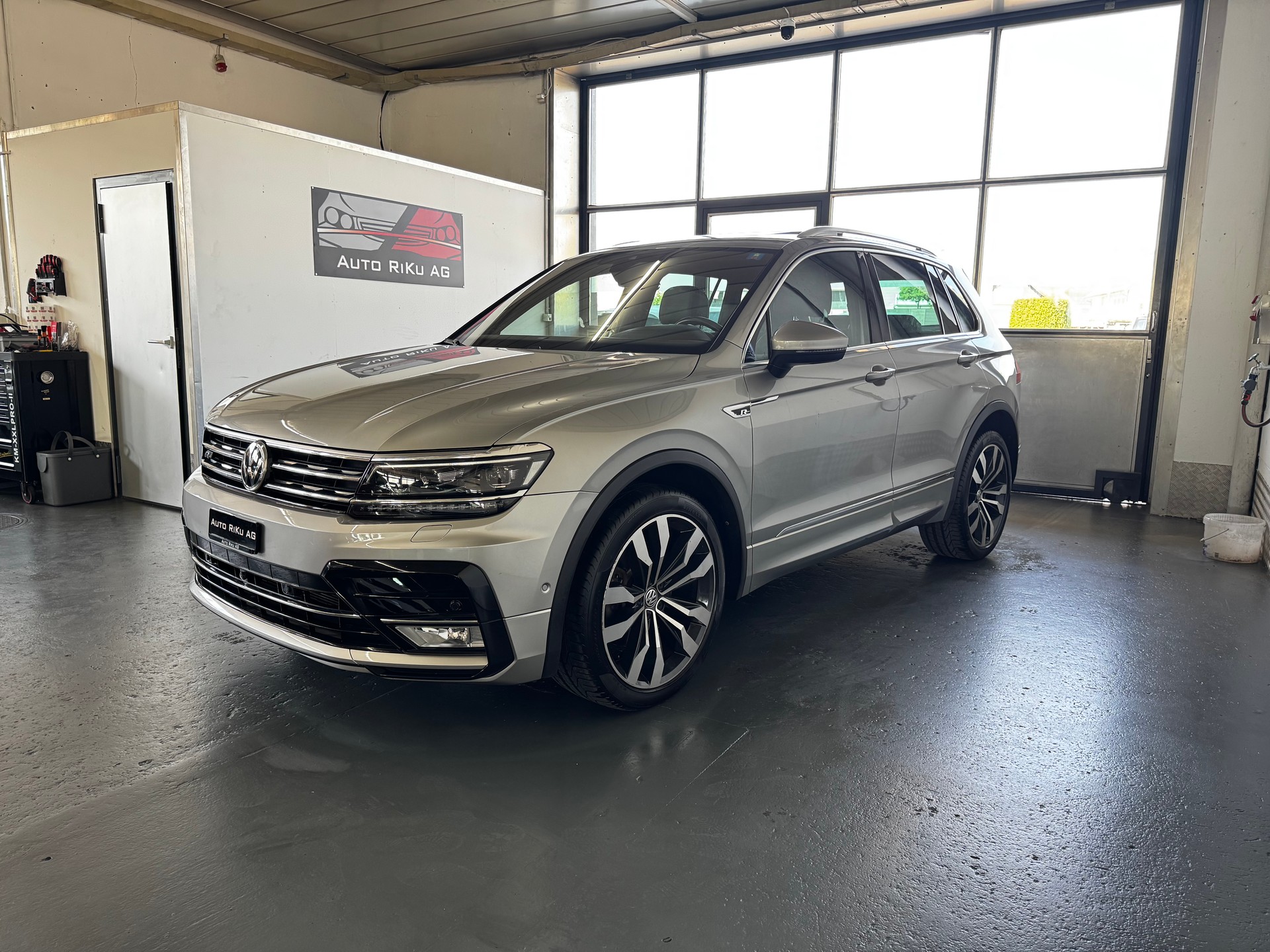 VW Tiguan 2.0TSI R-Line 4Motion DSG-image-5