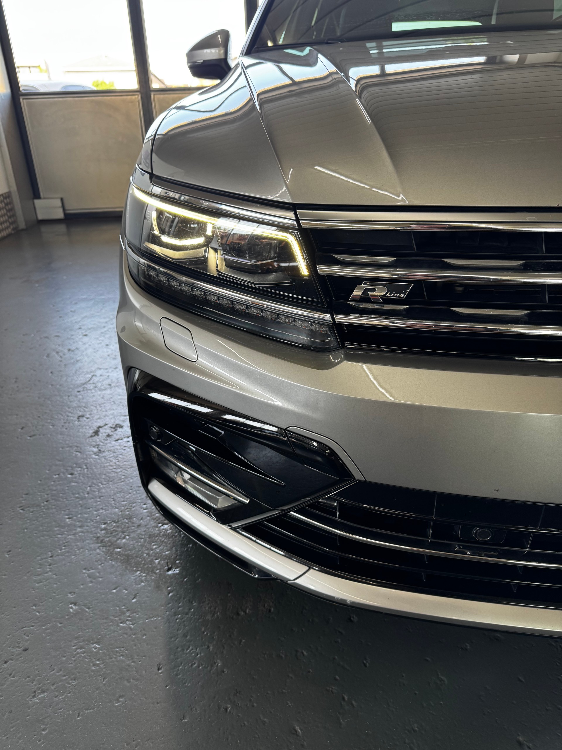 VW Tiguan 2.0TSI R-Line 4Motion DSG-image-6