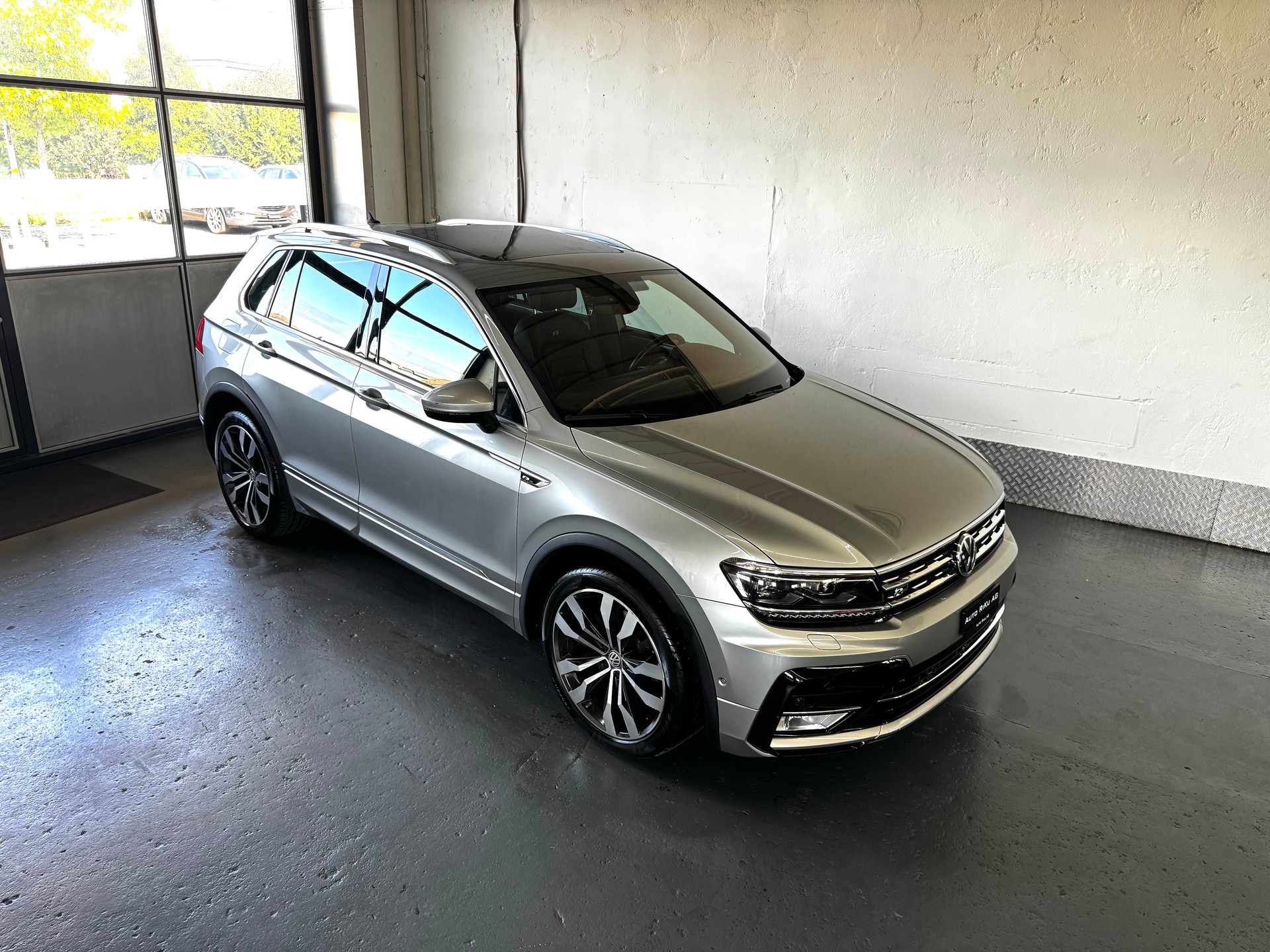 VW Tiguan 2.0TSI R-Line 4Motion DSG-image-0