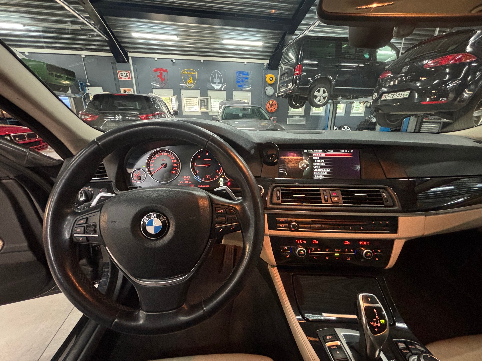 BMW 525d xDrive Steptronic-image-14