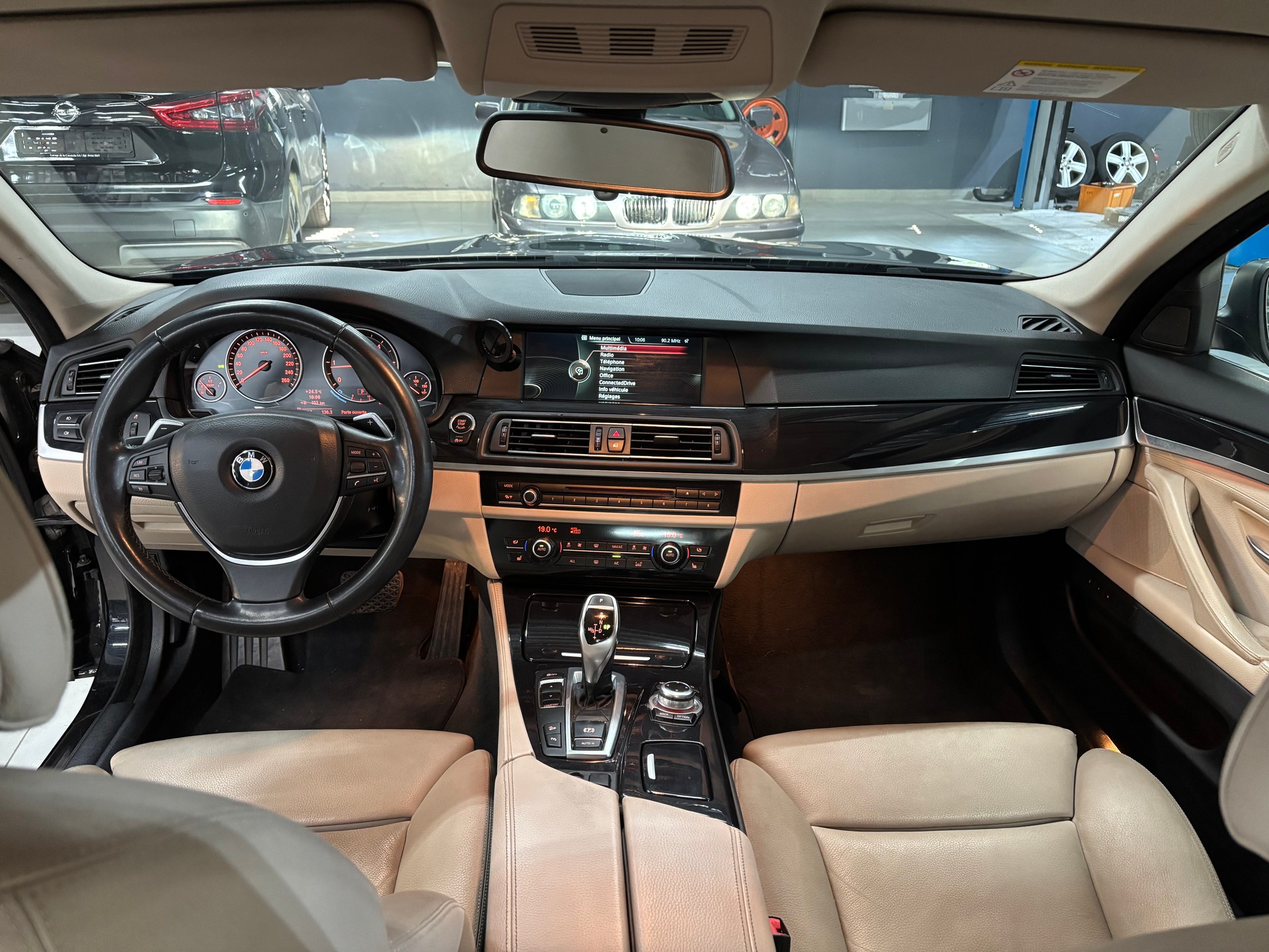 BMW 525d xDrive Steptronic-image-13