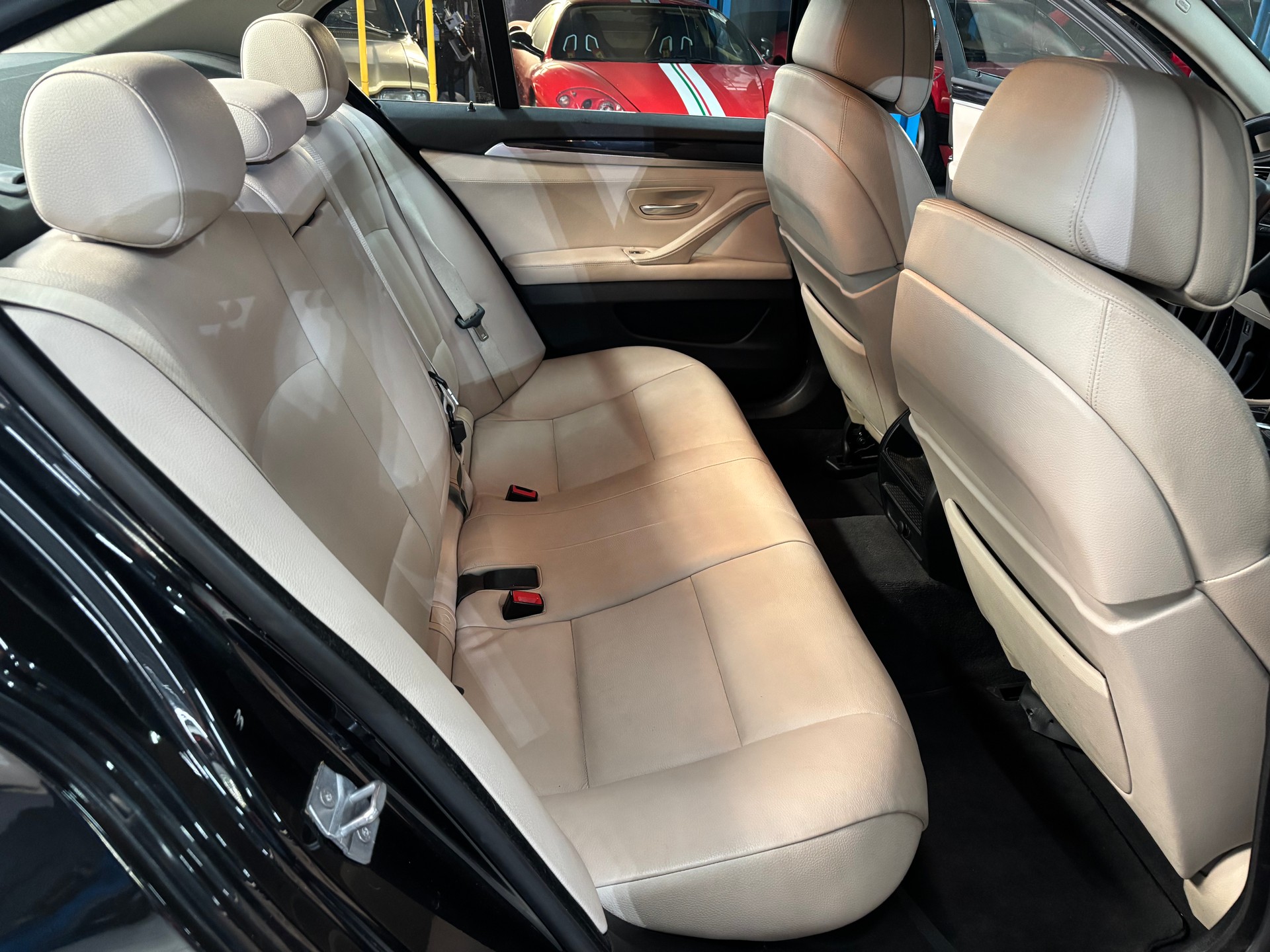BMW 525d xDrive Steptronic-image-11