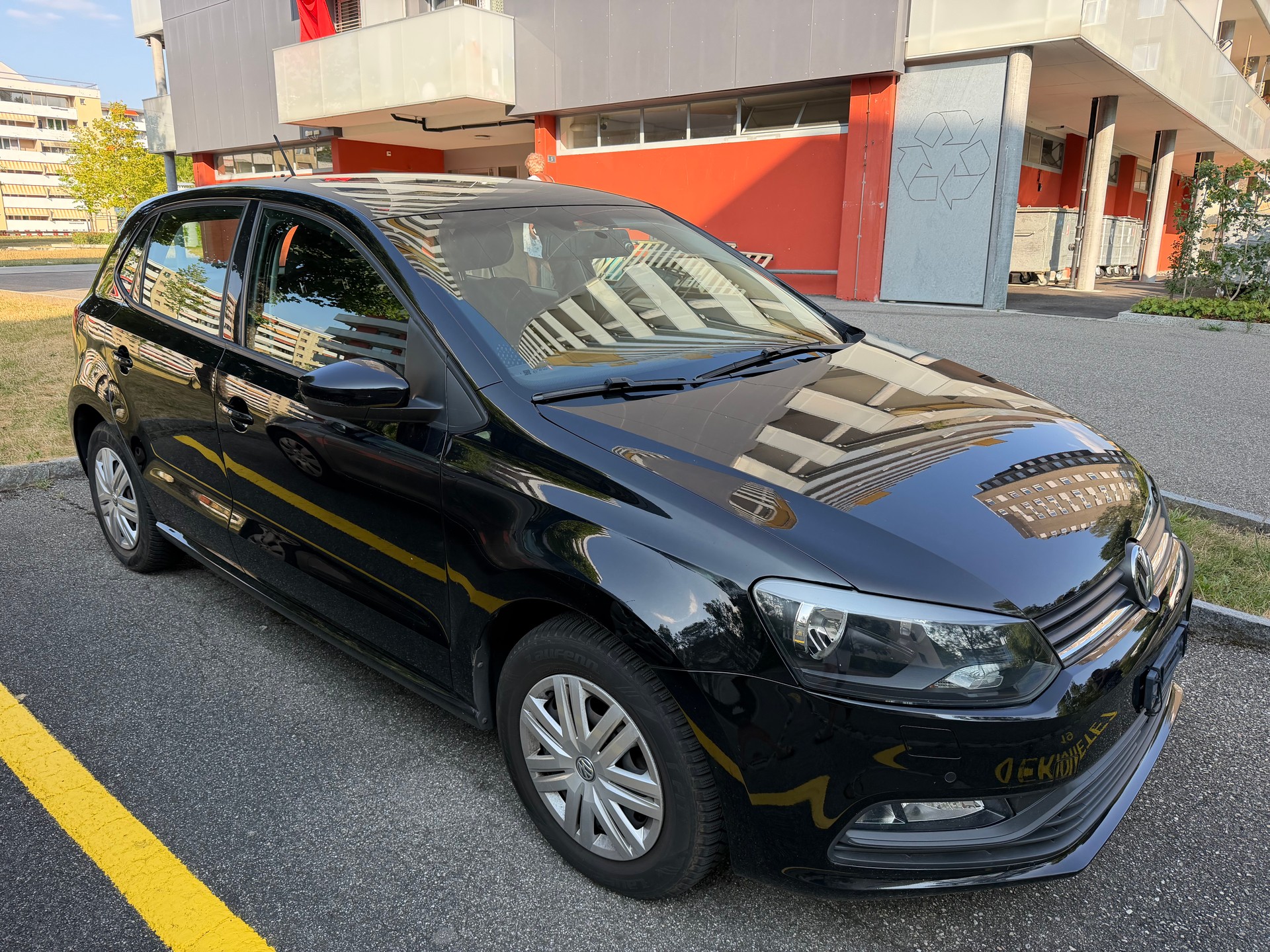 VW 1.0 MPI 60 BlueMT Trendline-image-2