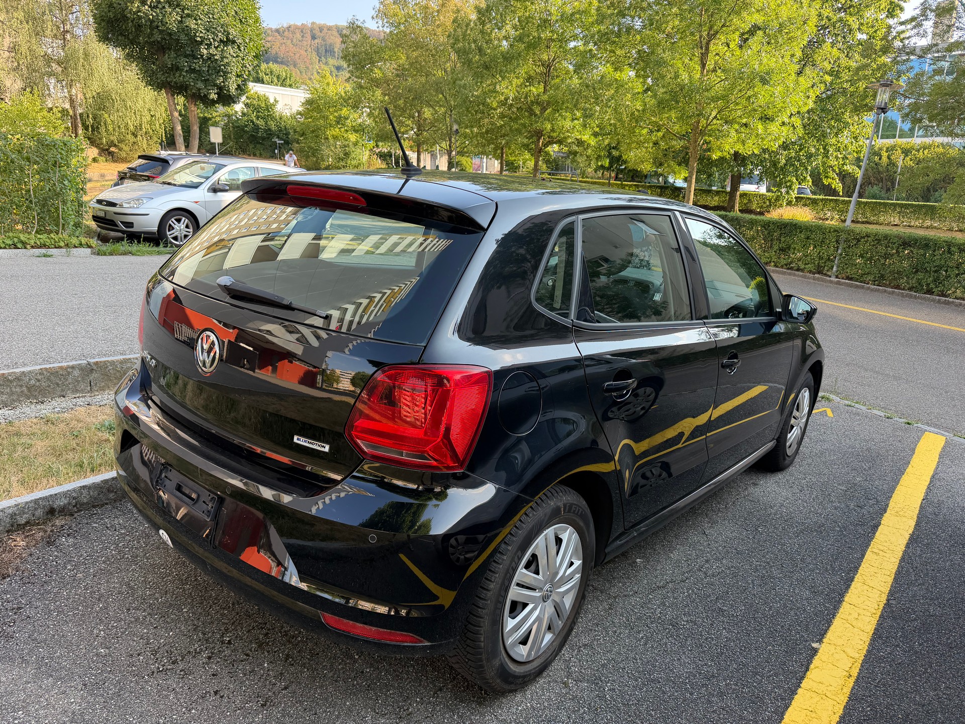 VW 1.0 MPI 60 BlueMT Trendline-image-3