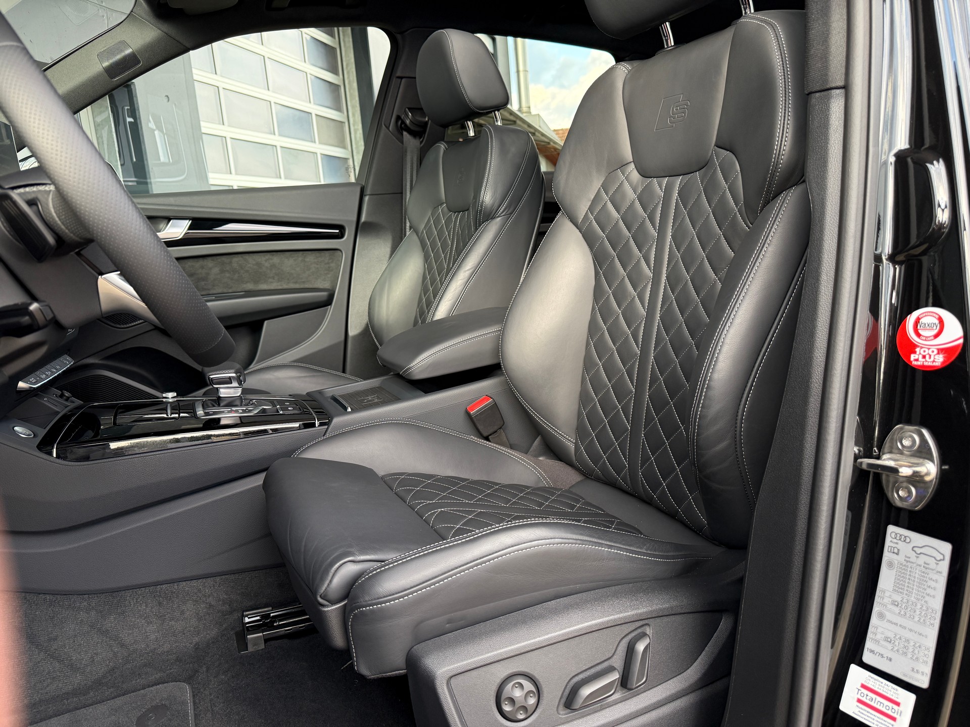 AUDI Q5 40 TDI S-line 4x4 CH mit mega Ausstattung quattro Automat S-tronic-image-6