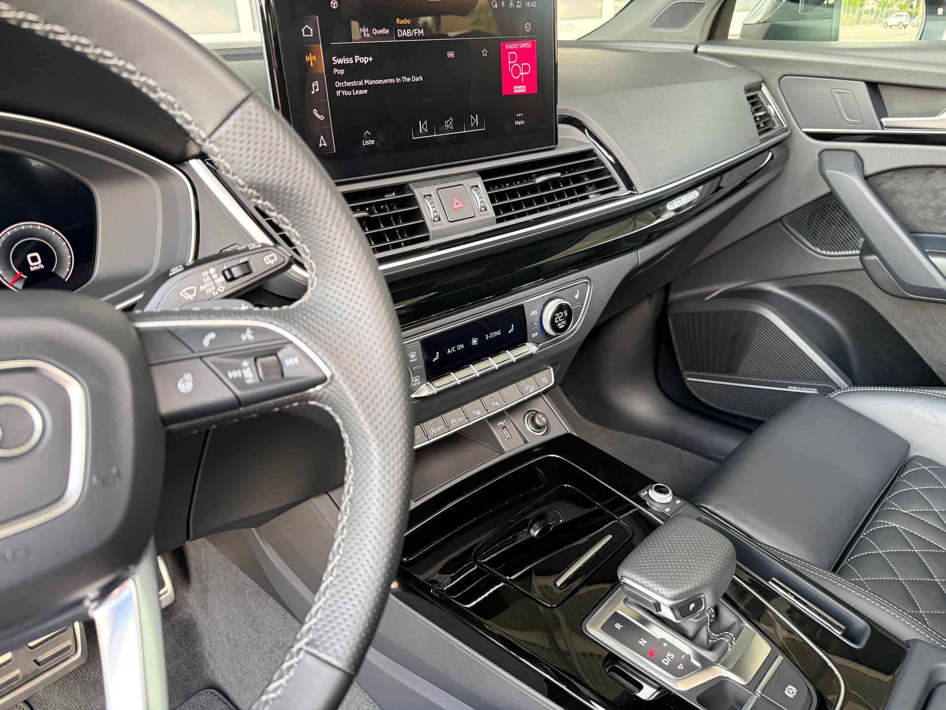AUDI Q5 40 TDI S-line 4x4 CH mit mega Ausstattung quattro Automat S-tronic-image-5