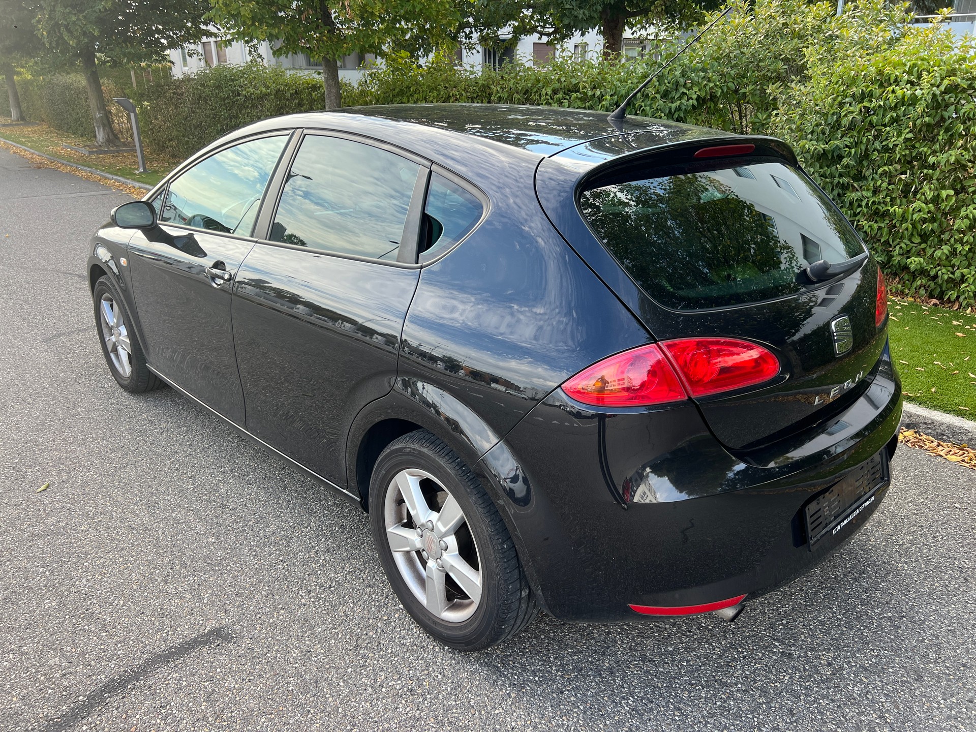 SEAT Leon 1.6 Reference-image-3