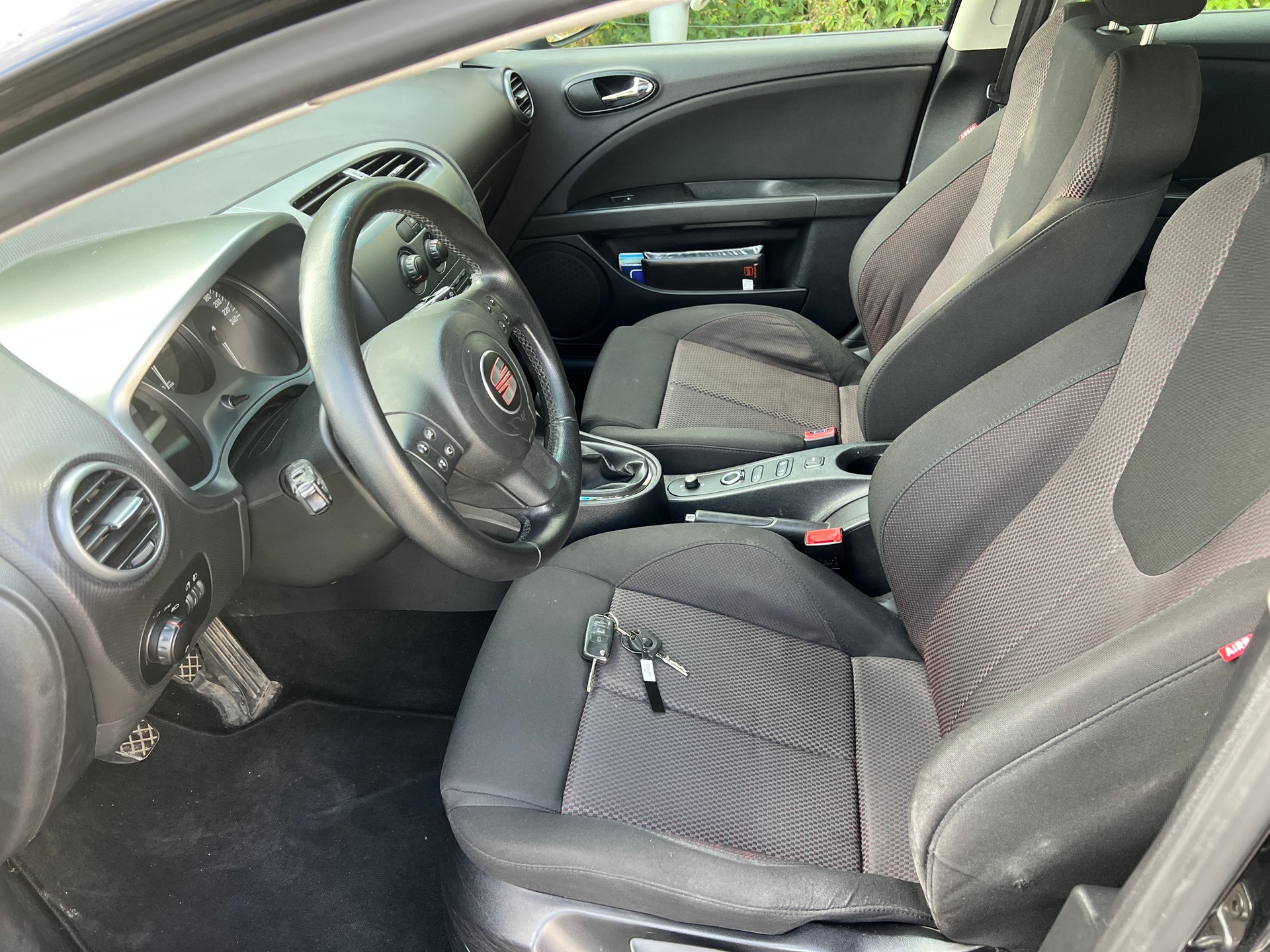 SEAT Leon 1.6 Reference-image-6