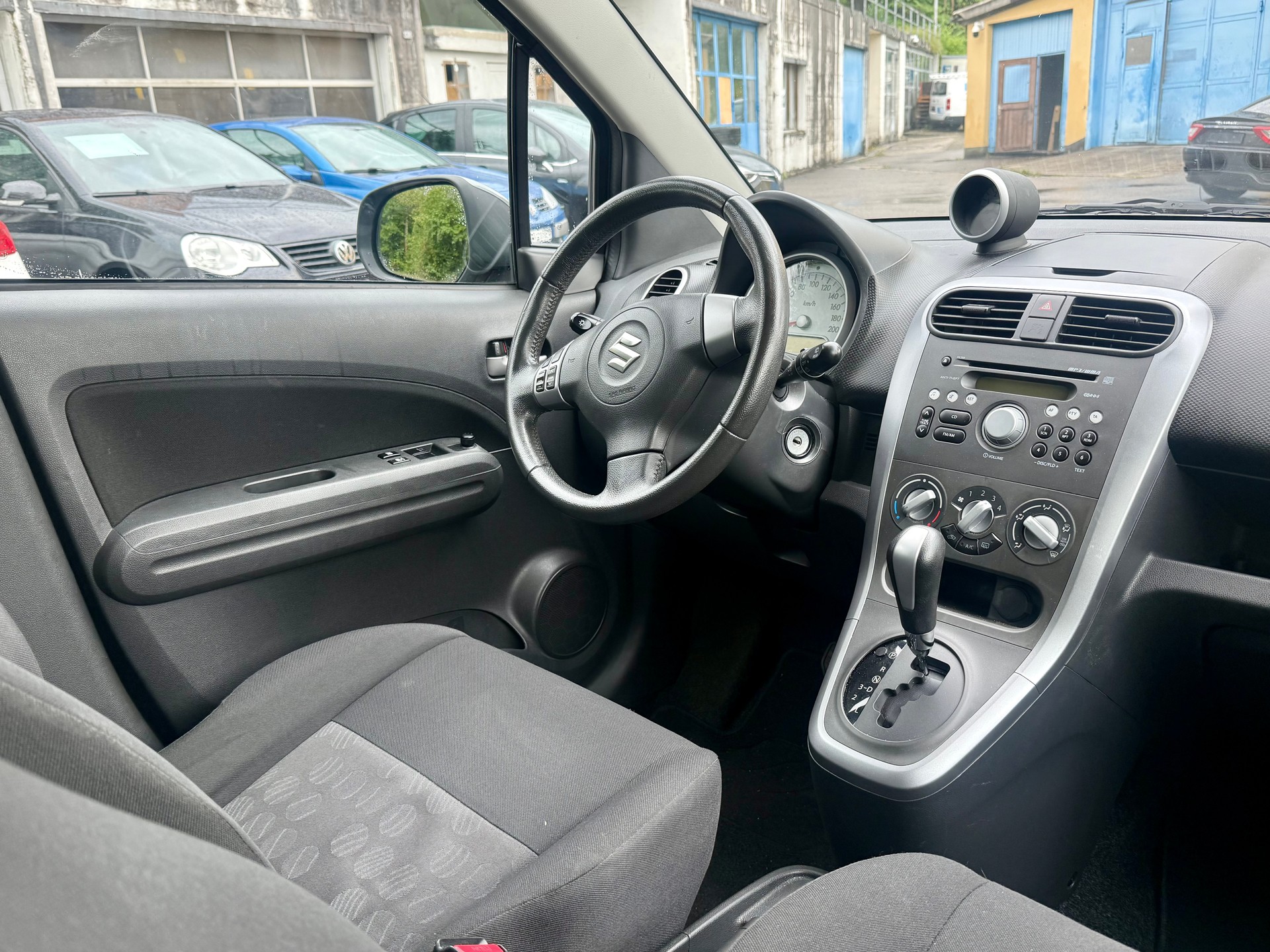 SUZUKI Splash 1.2i 16V GL Automatic-image-9