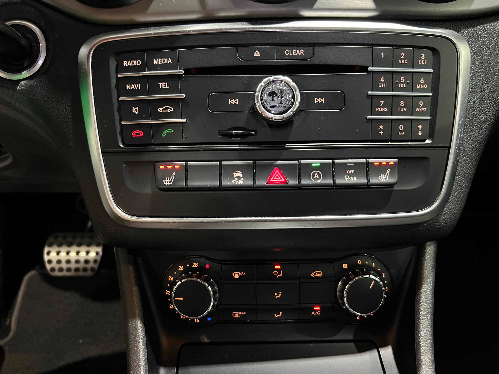 MERCEDES-BENZ CLA 45 AMG 4Matic Speedshift**Tempomat,Frisch ab MFK & Service**-image-10