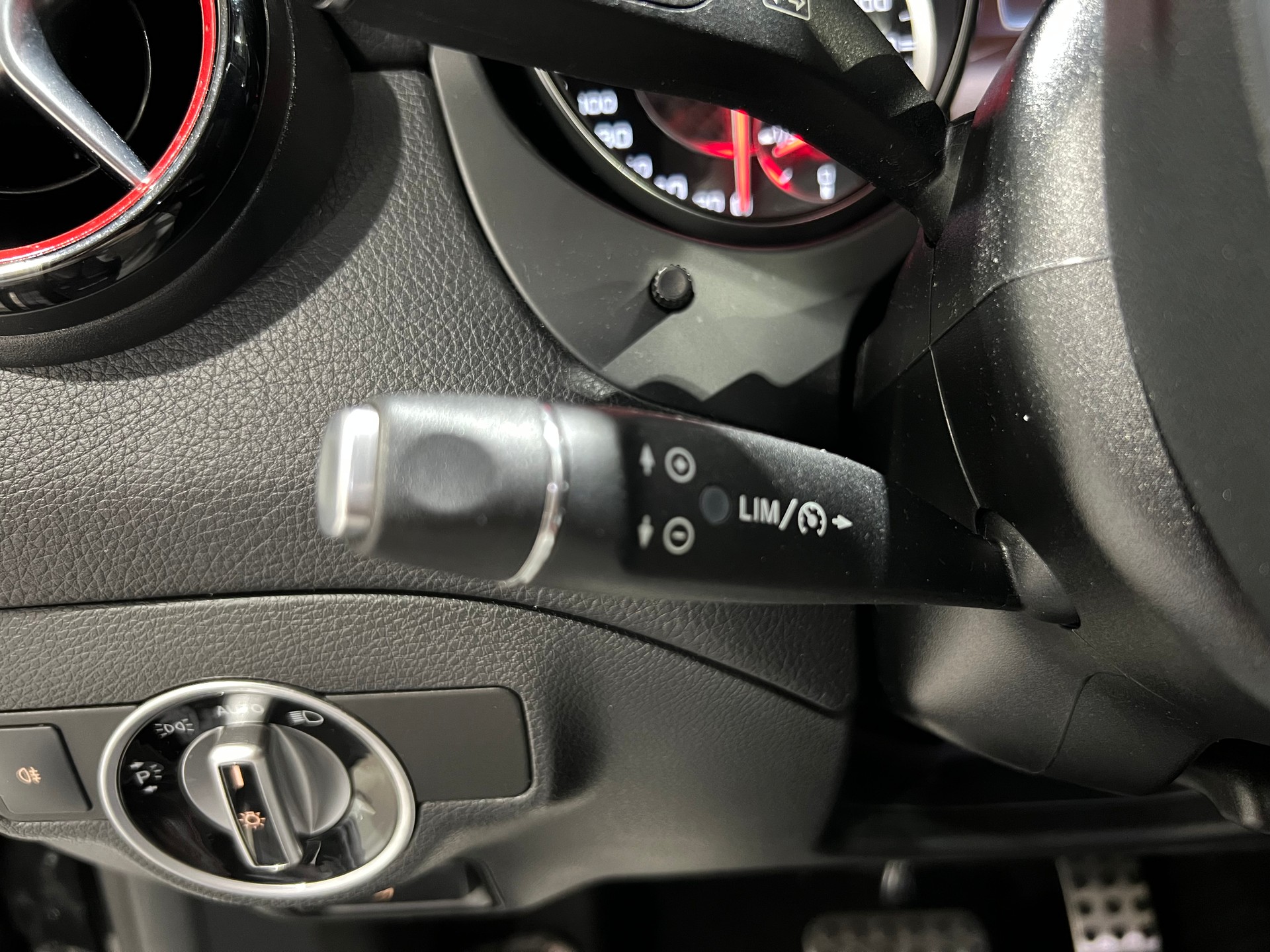 MERCEDES-BENZ CLA 45 AMG 4Matic Speedshift**Tempomat,Frisch ab MFK & Service**-image-12