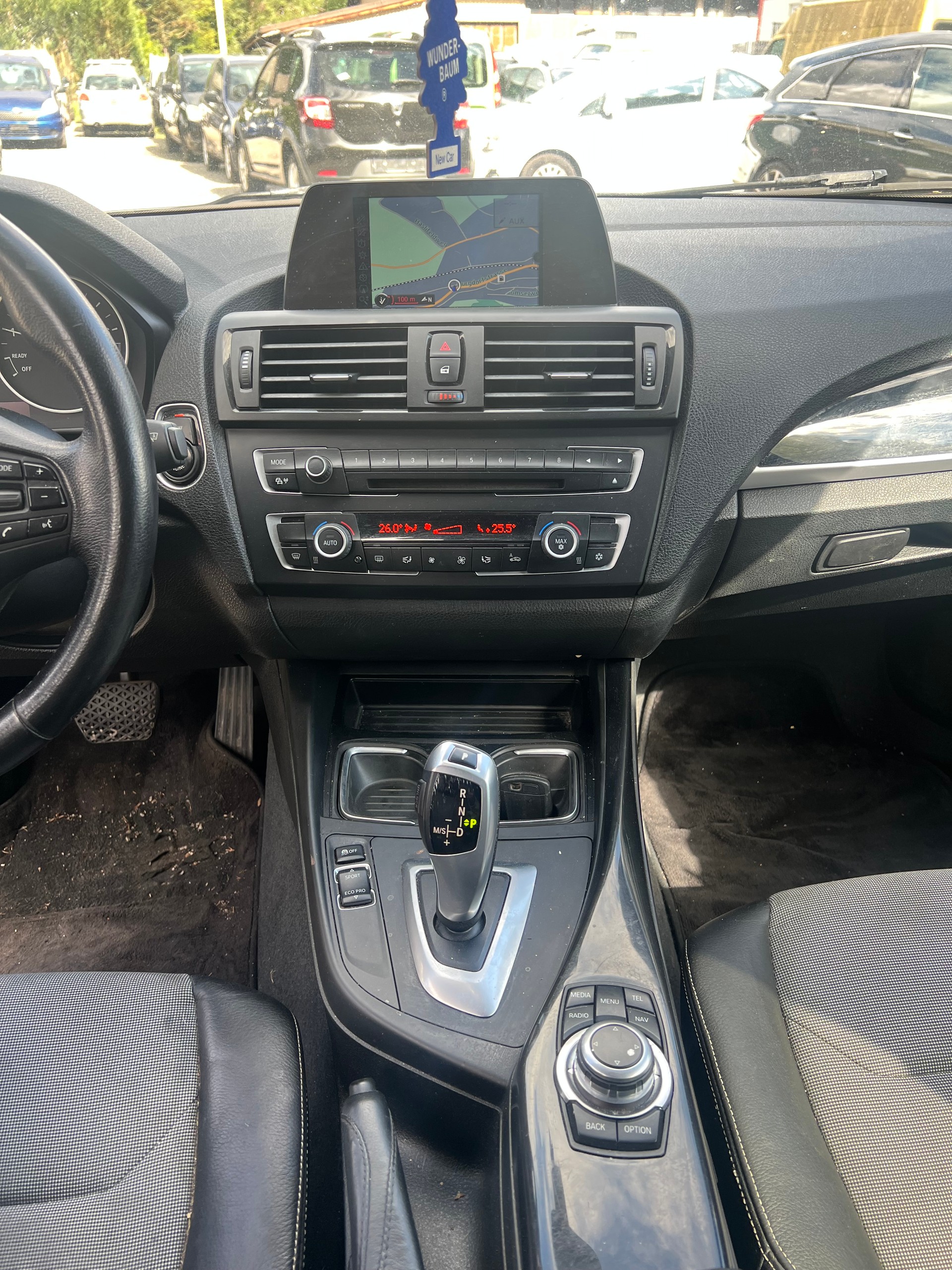 BMW 118i Urban Line Steptronic-image-9