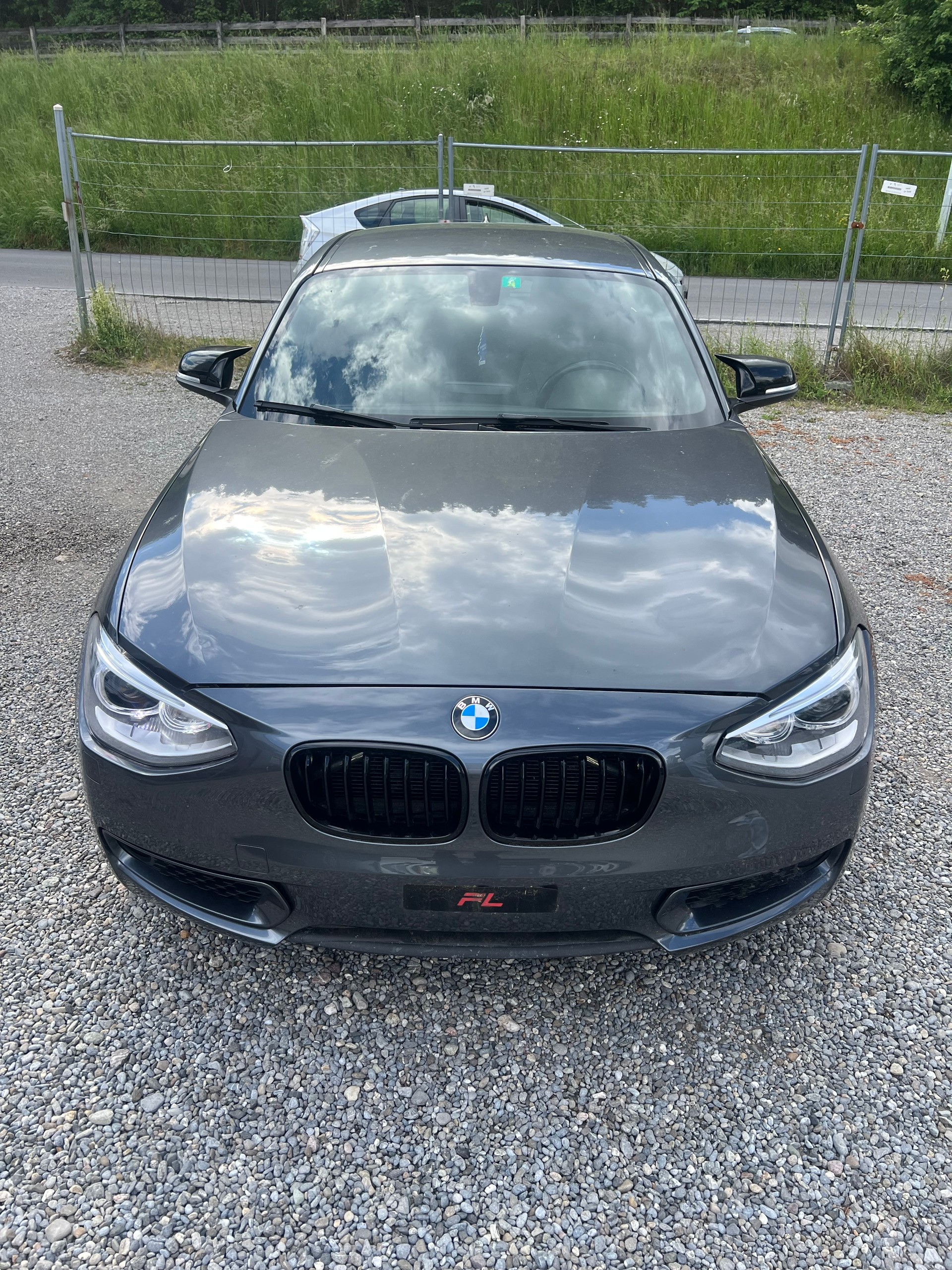 BMW 118i Urban Line Steptronic-image-0