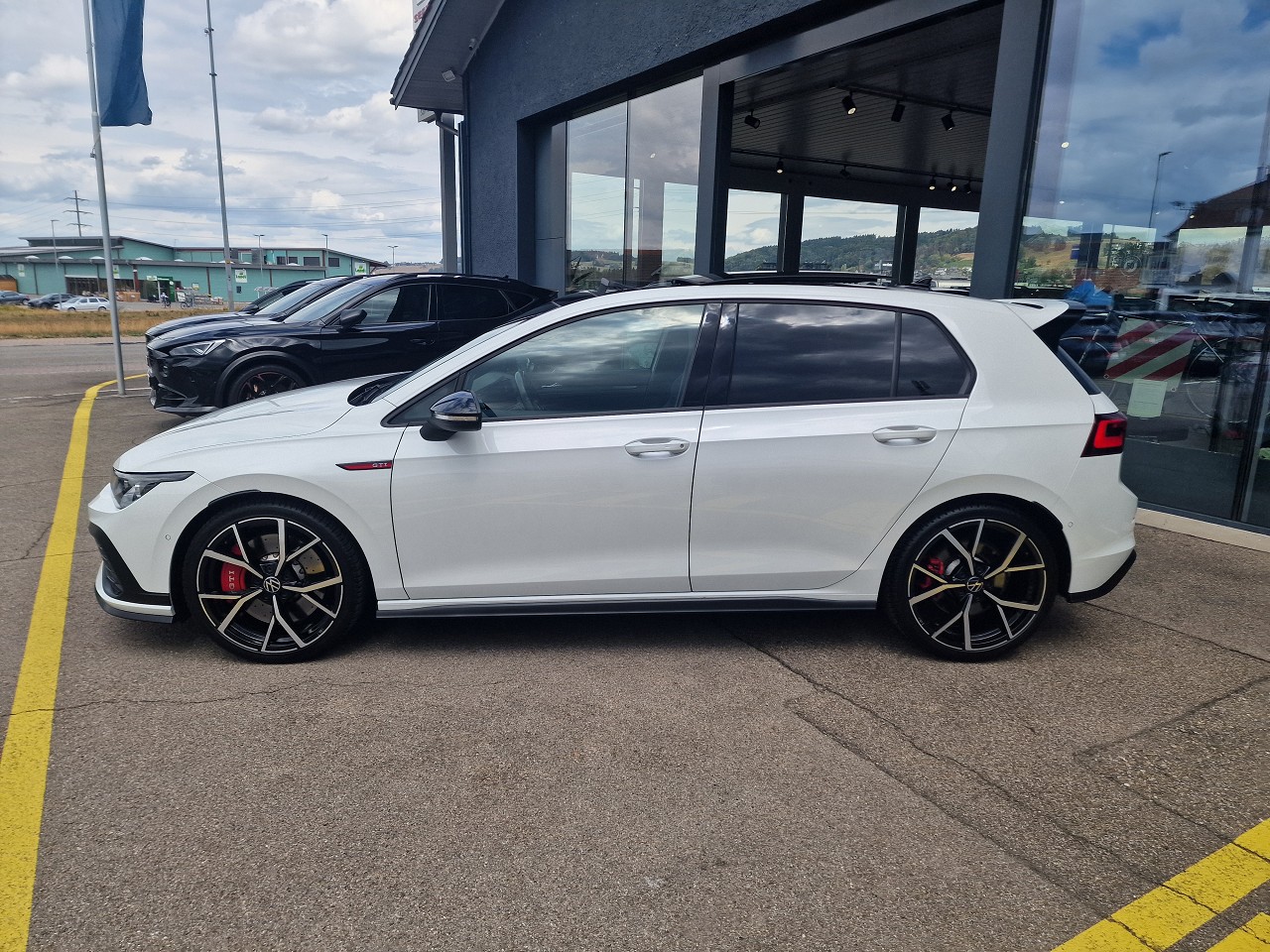 VW Golf 2.0 TSI GTI Clubsport DSG-image-2