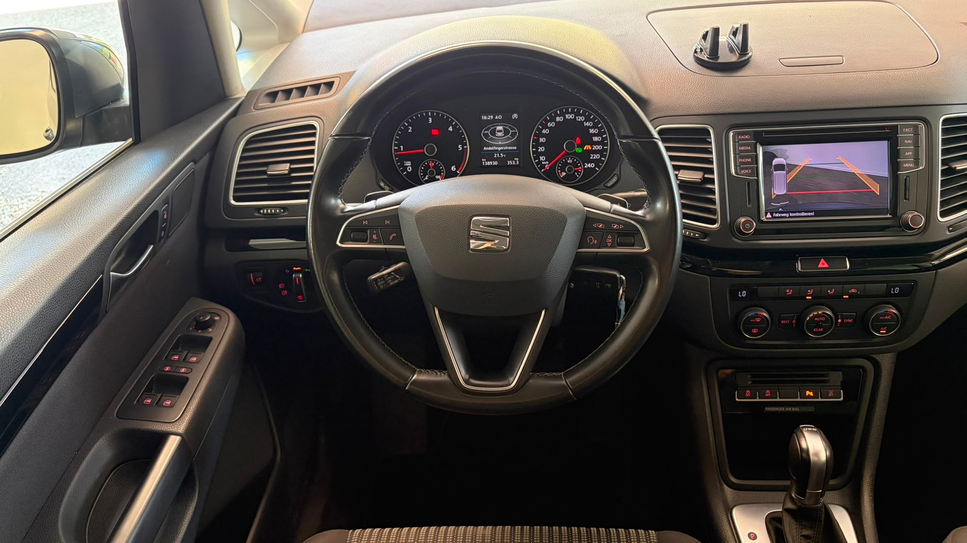 SEAT Alhambra 2.0 TDI Style DSG – Familienvan mit Top-Ausstattung-image-11