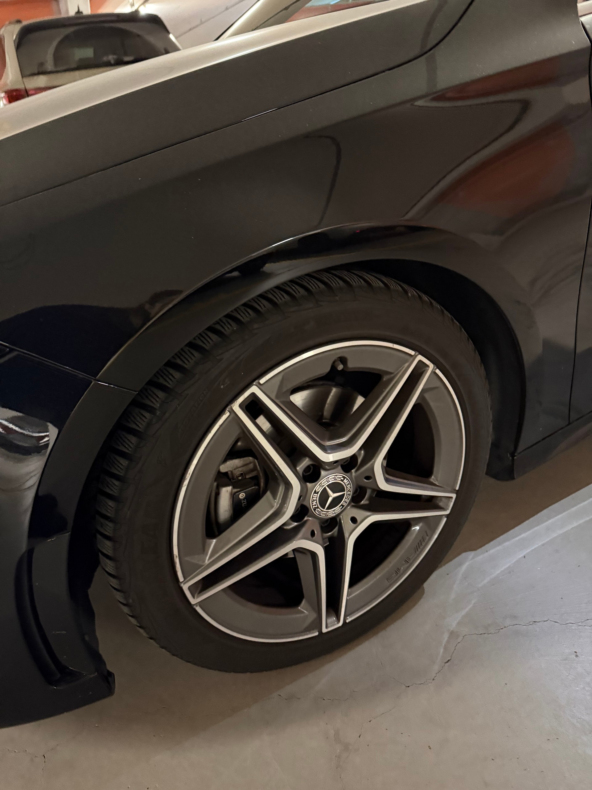 MERCEDES-BENZ A 200 AMG Line-image-2
