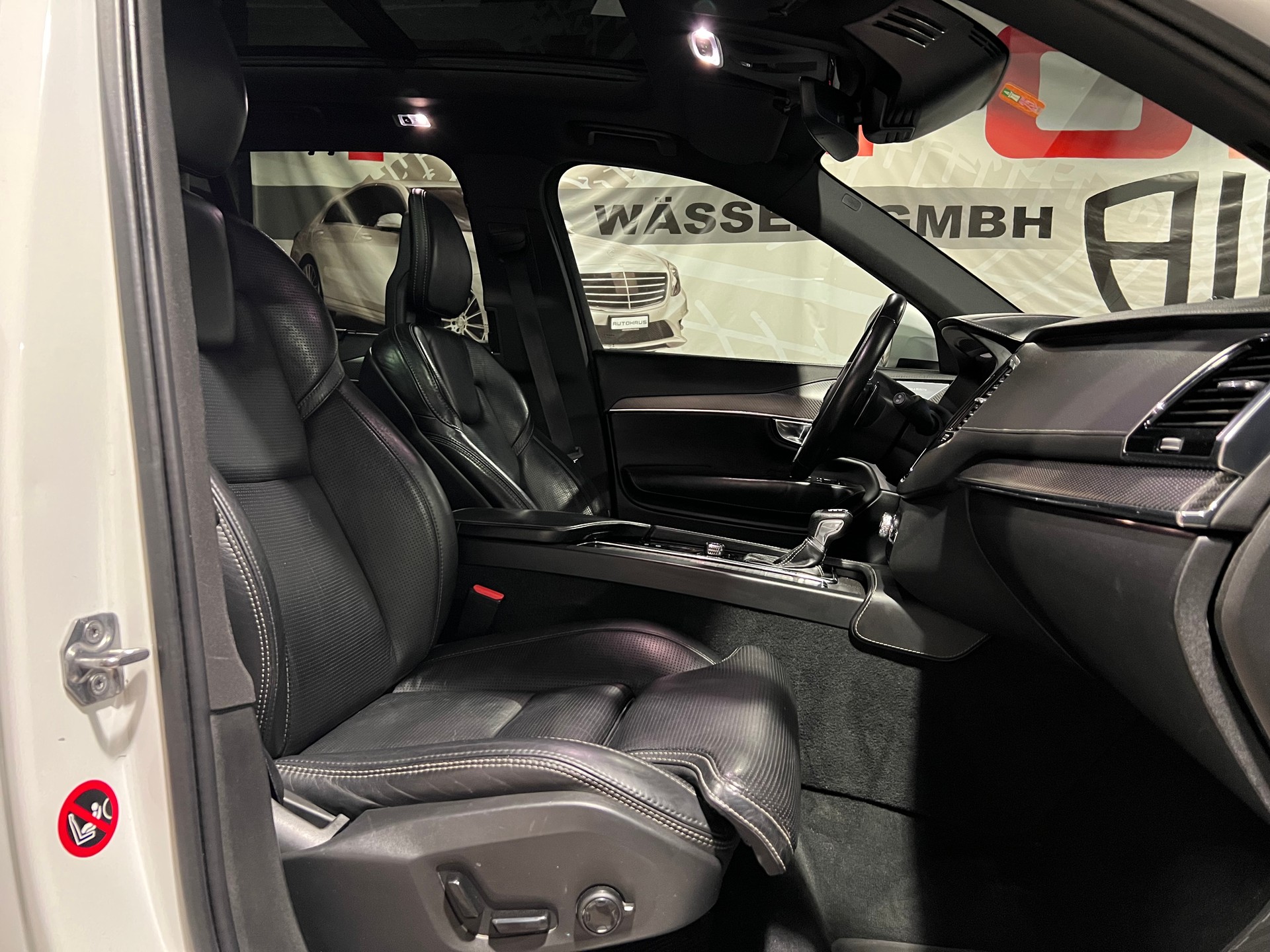 VOLVO XC90 T6 AWD R-Design Geartronic-image-14